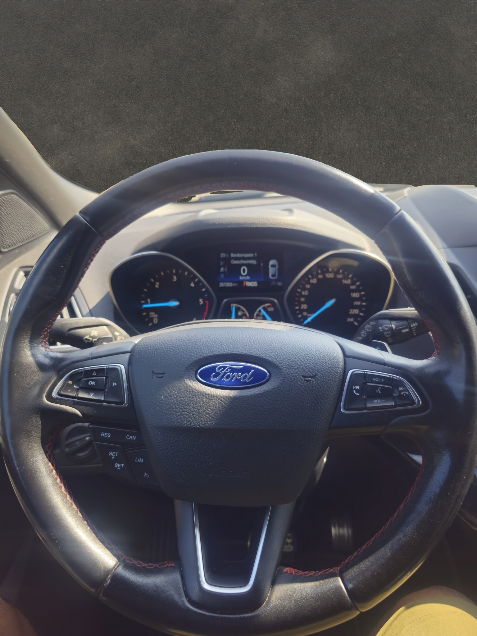 FORD Kuga 2.0 TDCi ST Line High 4WD PowerShift-image-7