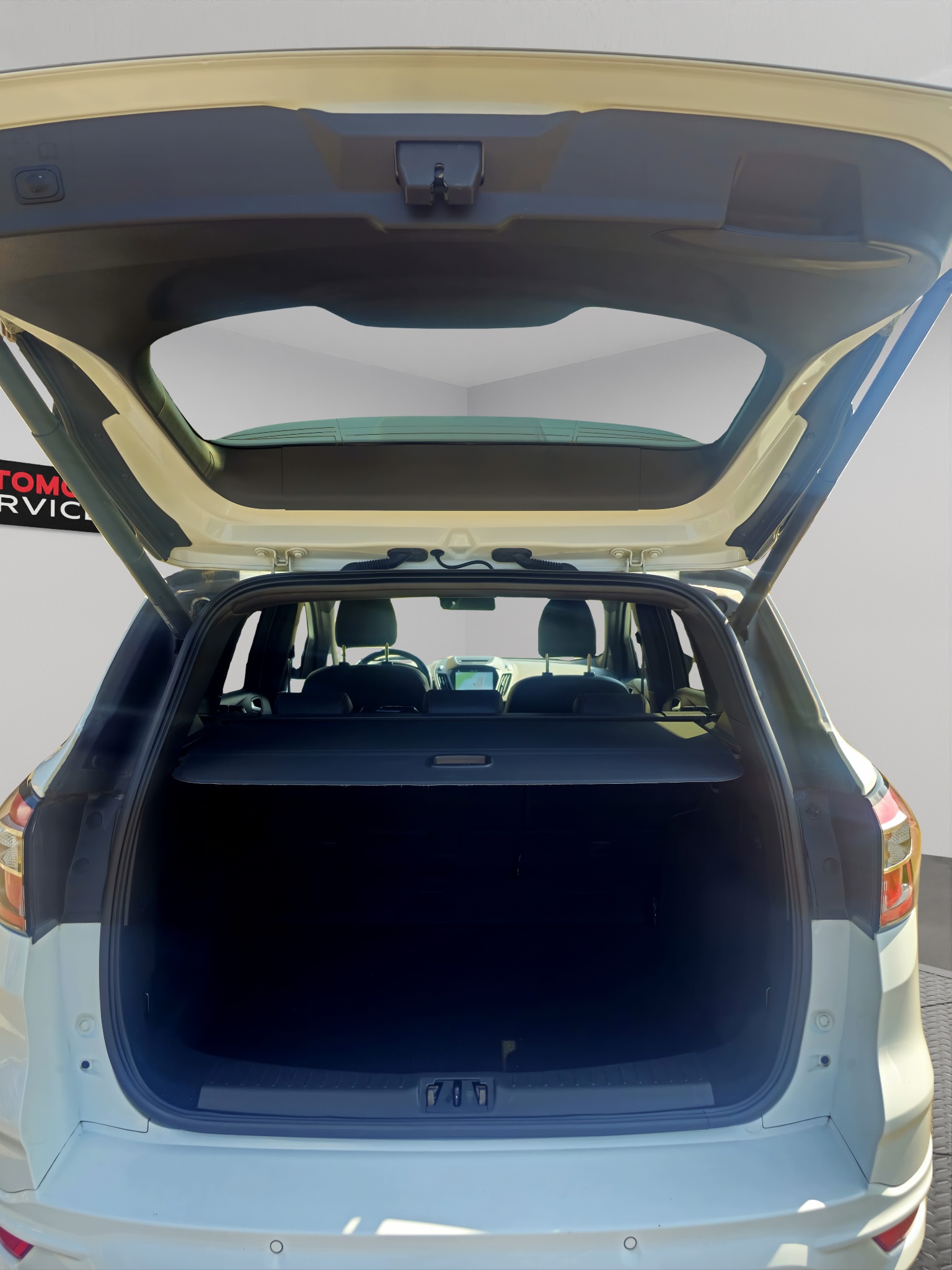 FORD Kuga 2.0 TDCi ST Line High 4WD PowerShift-image-13