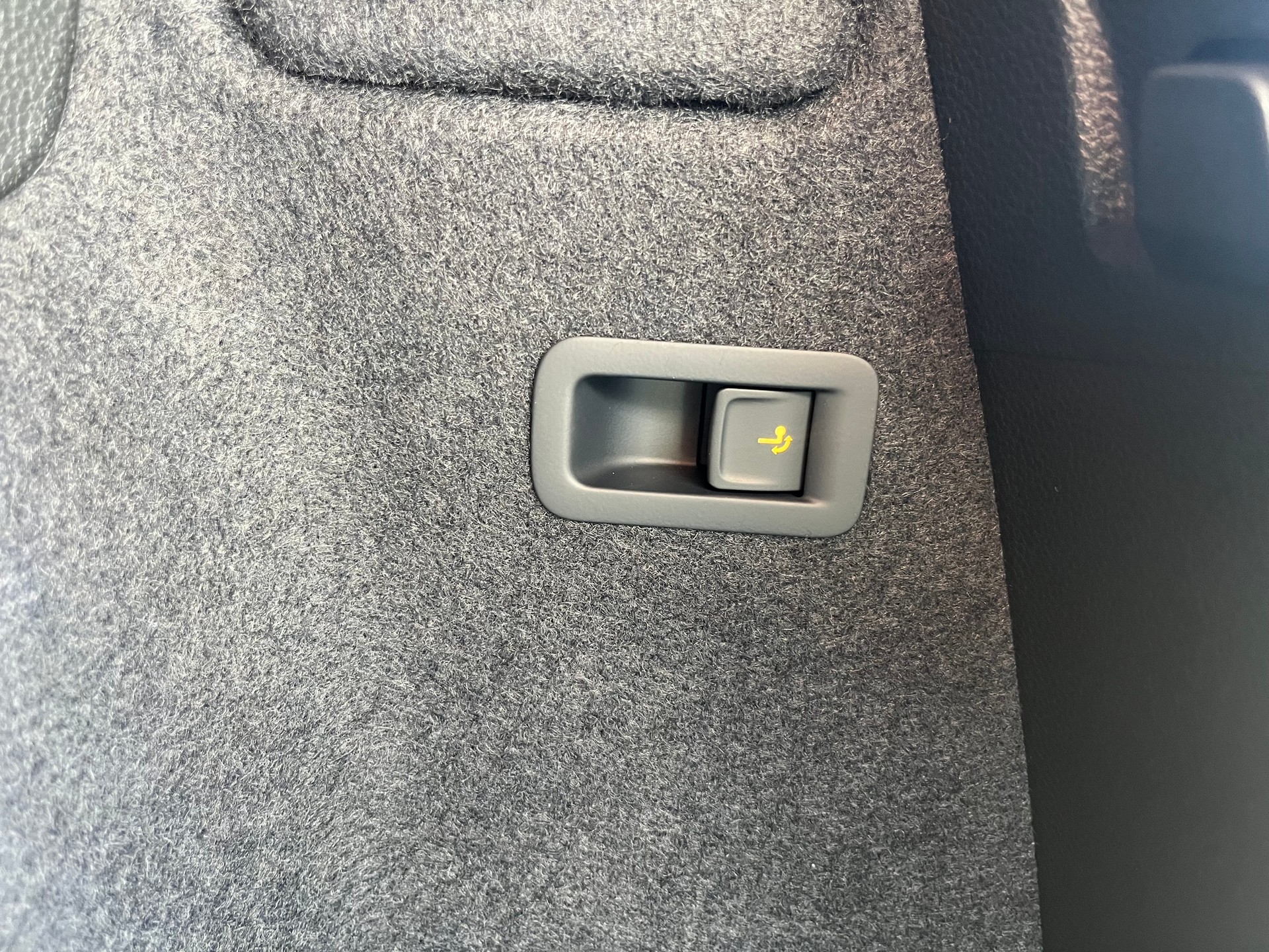 SKODA Karoq 2.0 TSI SportLine 4x4 DSG-image-8