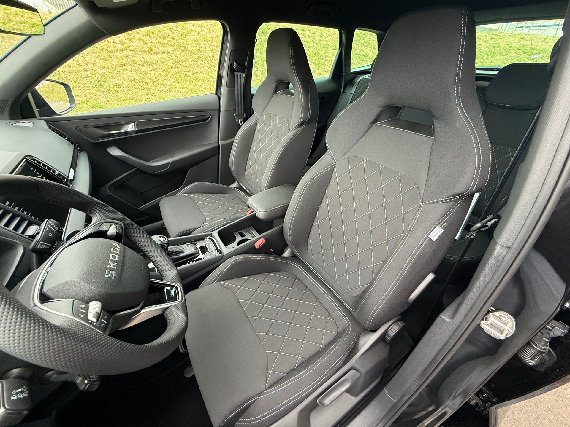 SKODA Karoq 2.0 TSI SportLine 4x4 DSG-image-11