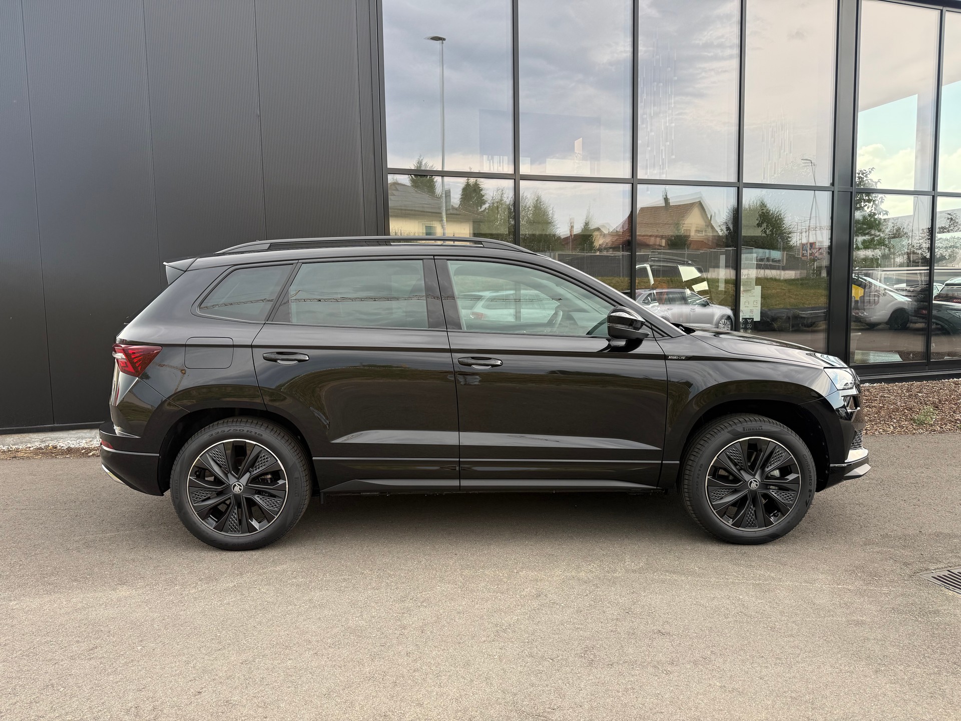 SKODA Karoq 2.0 TSI SportLine 4x4 DSG-image-1