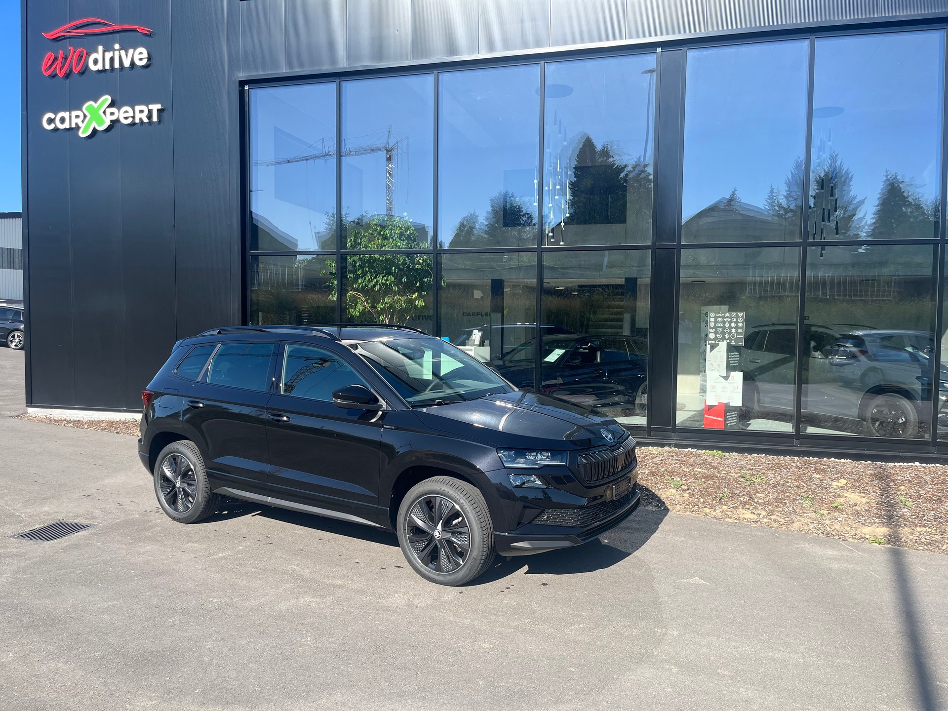 SKODA Karoq 2.0 TSI SportLine 4x4 DSG-image-4