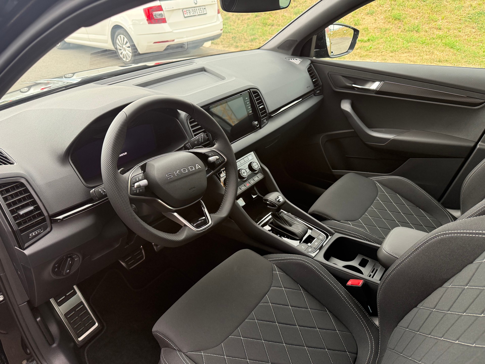 SKODA Karoq 2.0 TSI SportLine 4x4 DSG-image-10