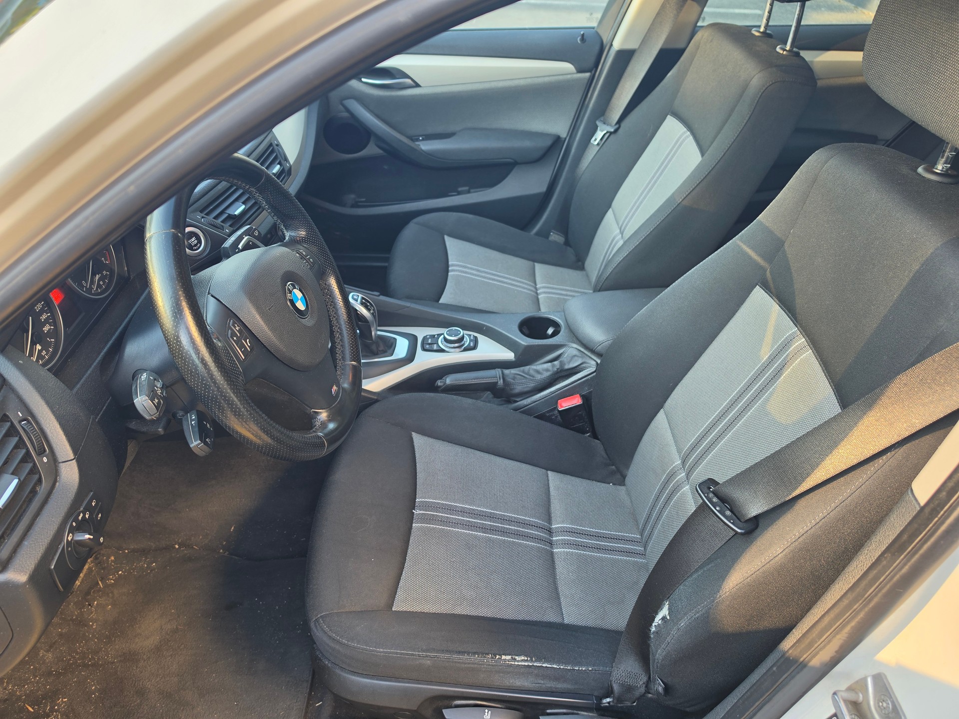 BMW X1 xDrive 20i Steptronic-image-6