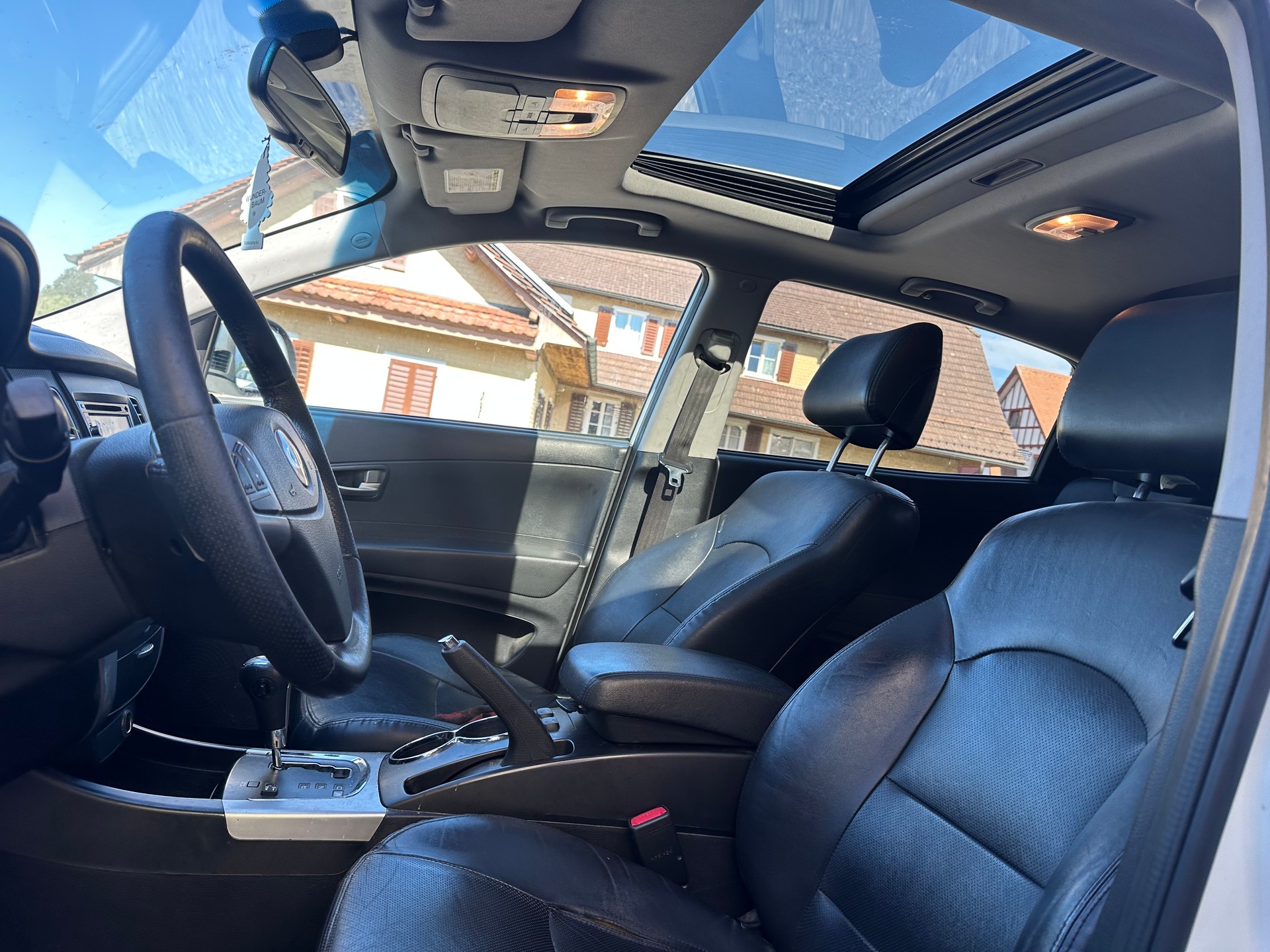 KGM-SsangYong Korando 2.0 e-XDI Quartz 4WD Automatic-image-2