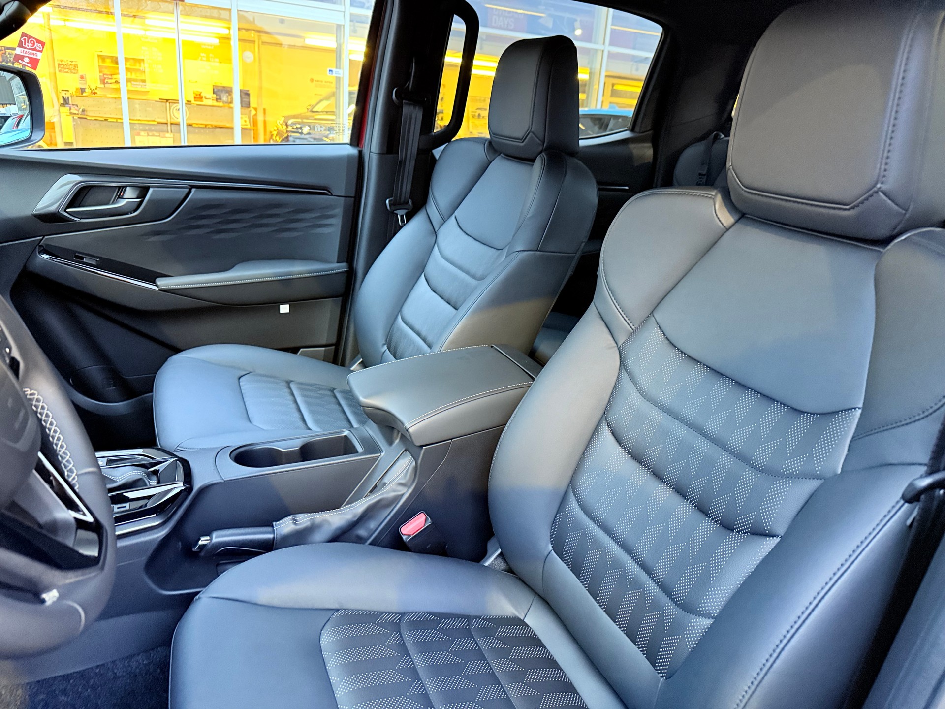 ISUZU D-MAX 1.9 CrewCab N60 Nitro Sport 4x4-image-9