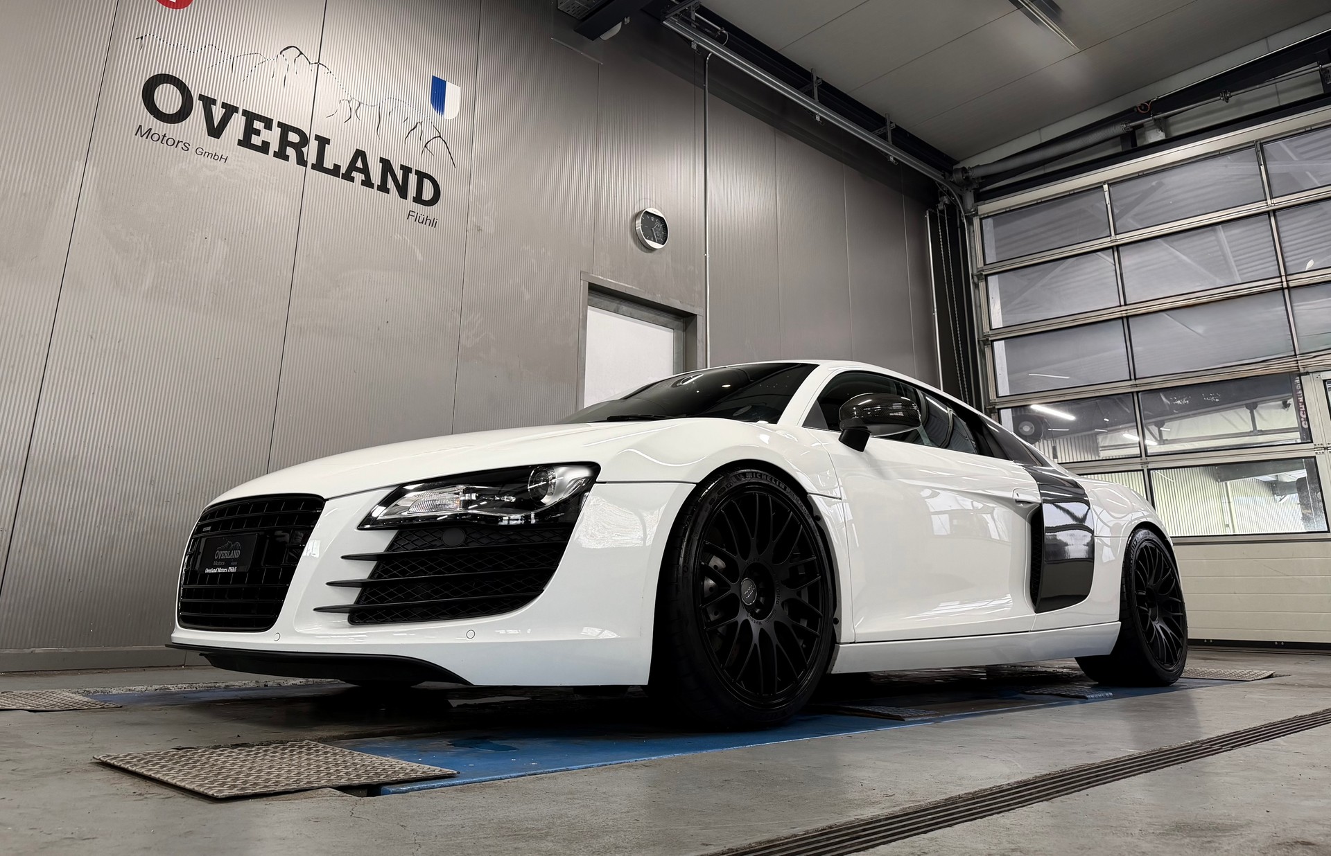 AUDI R8 Coupé 4.2-image-0