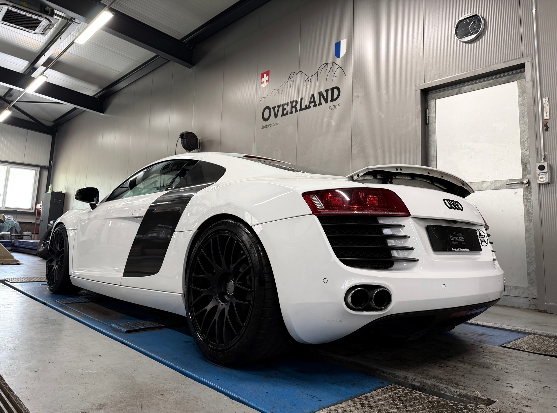 AUDI R8 Coupé 4.2-image-2