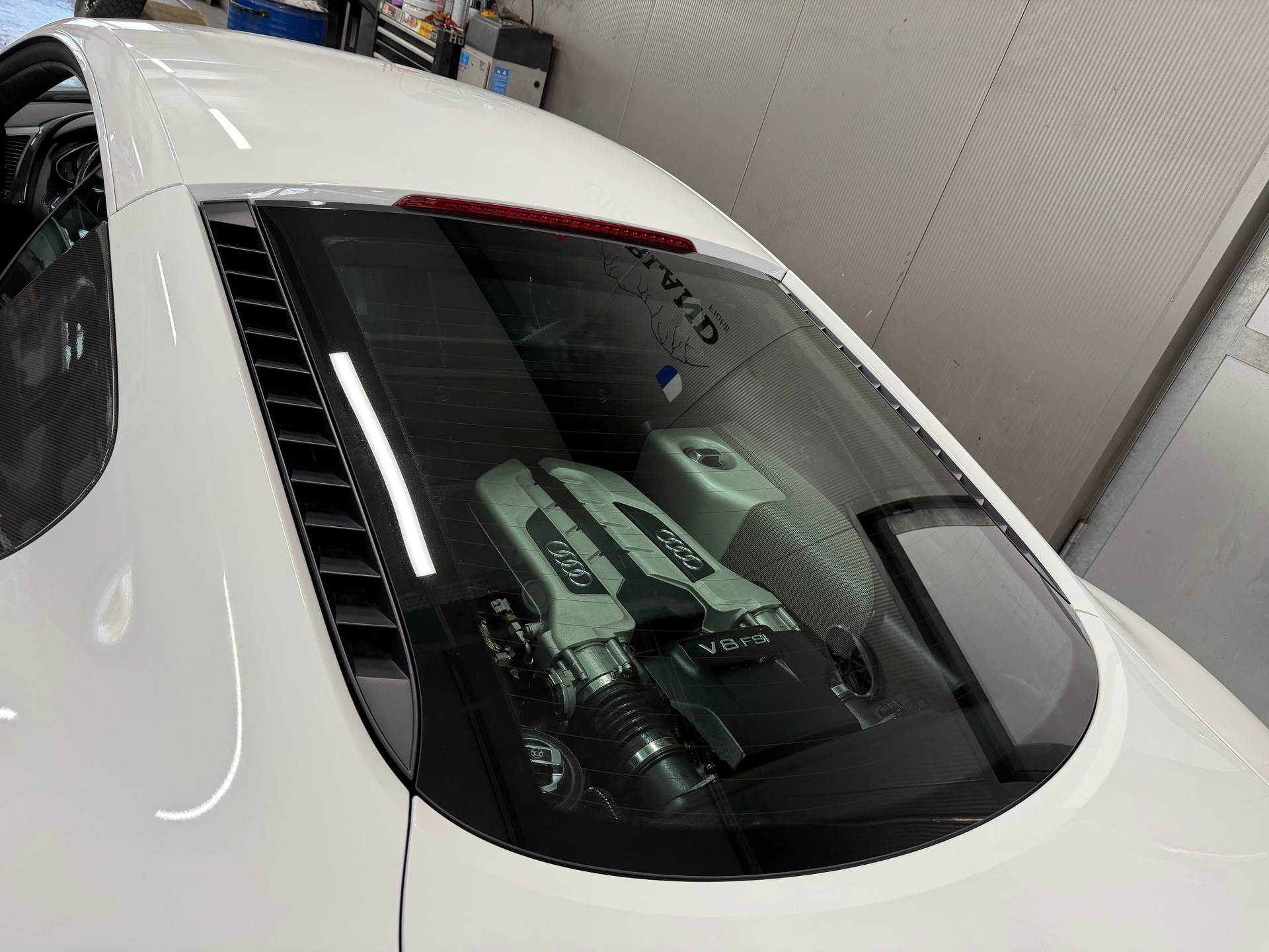 AUDI R8 Coupé 4.2-image-13