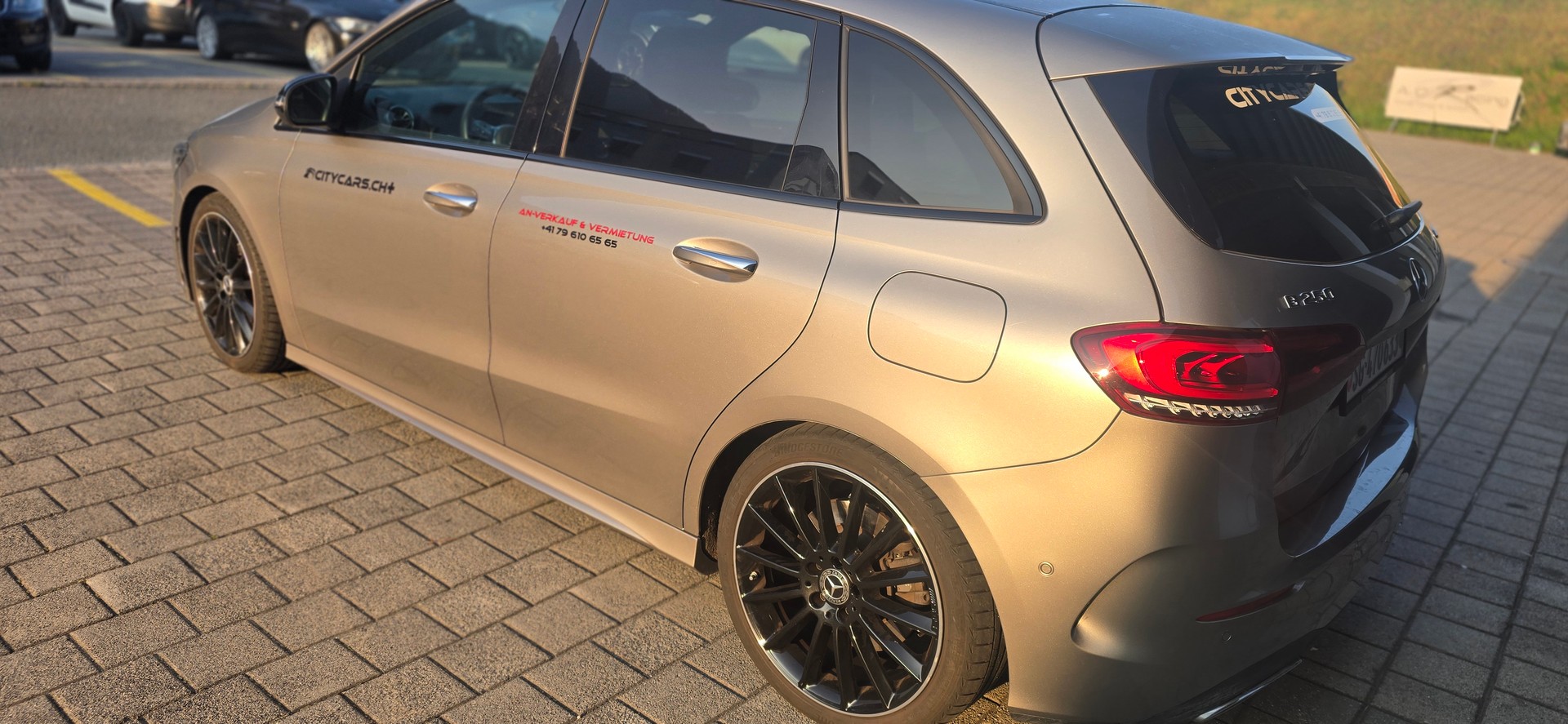 MERCEDES-BENZ B 250 4Matic AMG Line-image-6