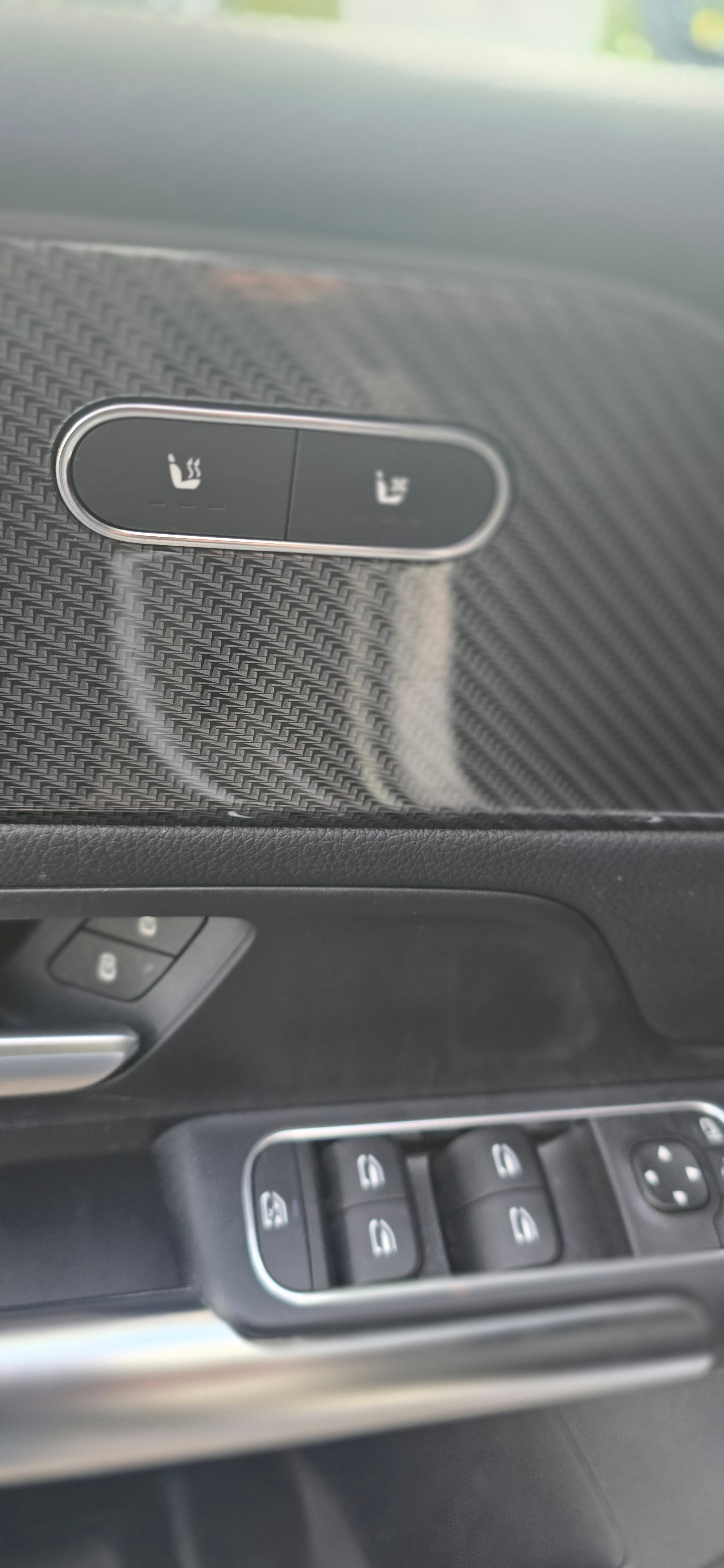 MERCEDES-BENZ B 250 4Matic AMG Line-image-5