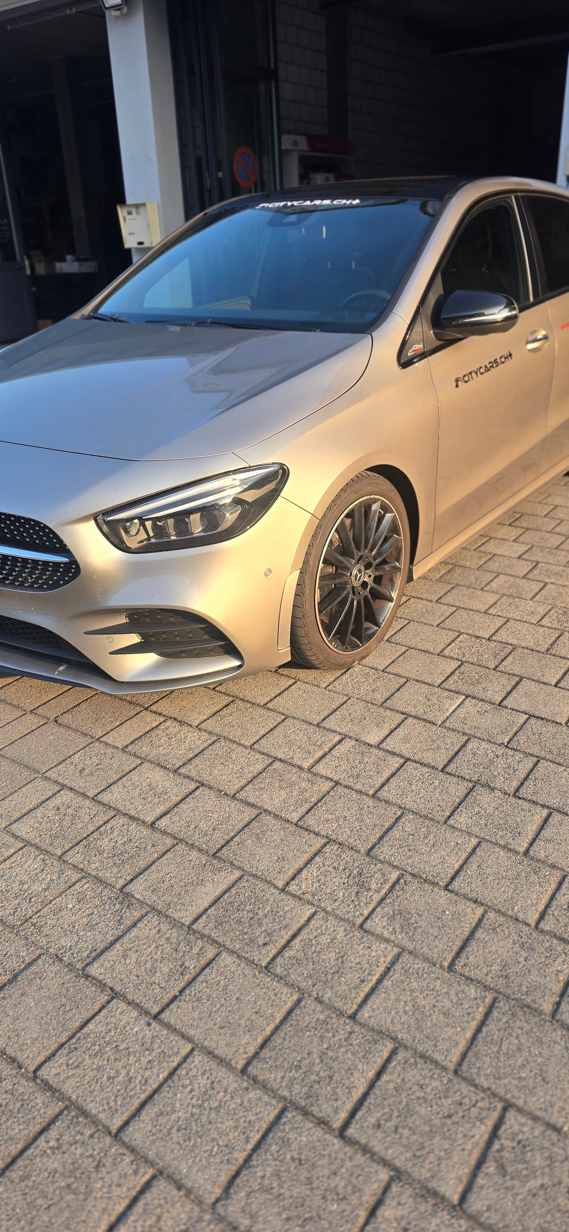 MERCEDES-BENZ B 250 4Matic AMG Line-image-7