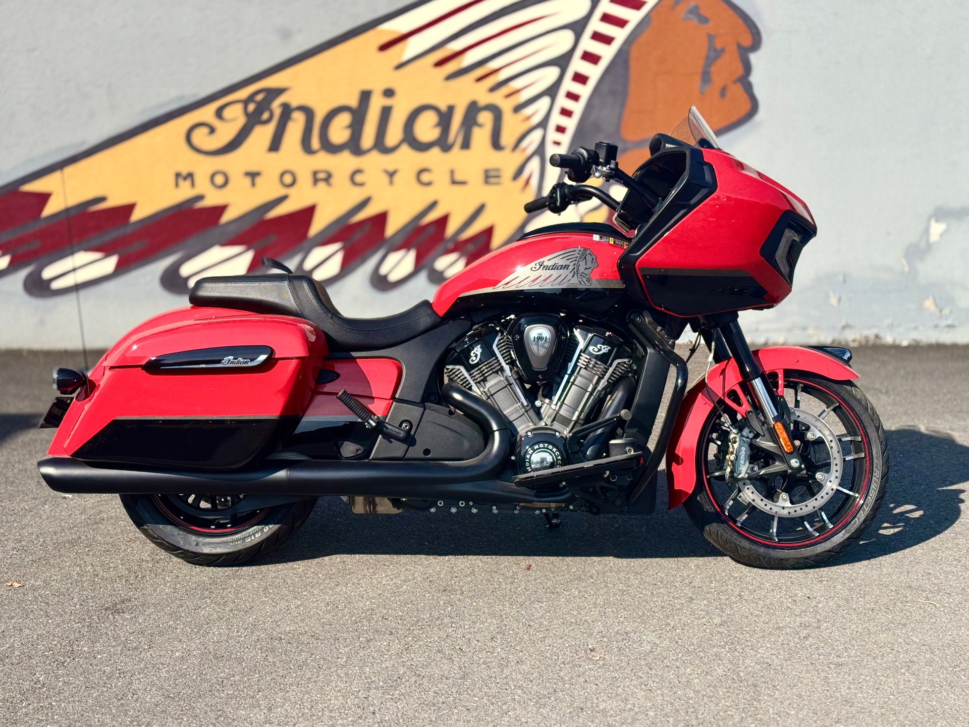INDIAN Challenger Dark Horse