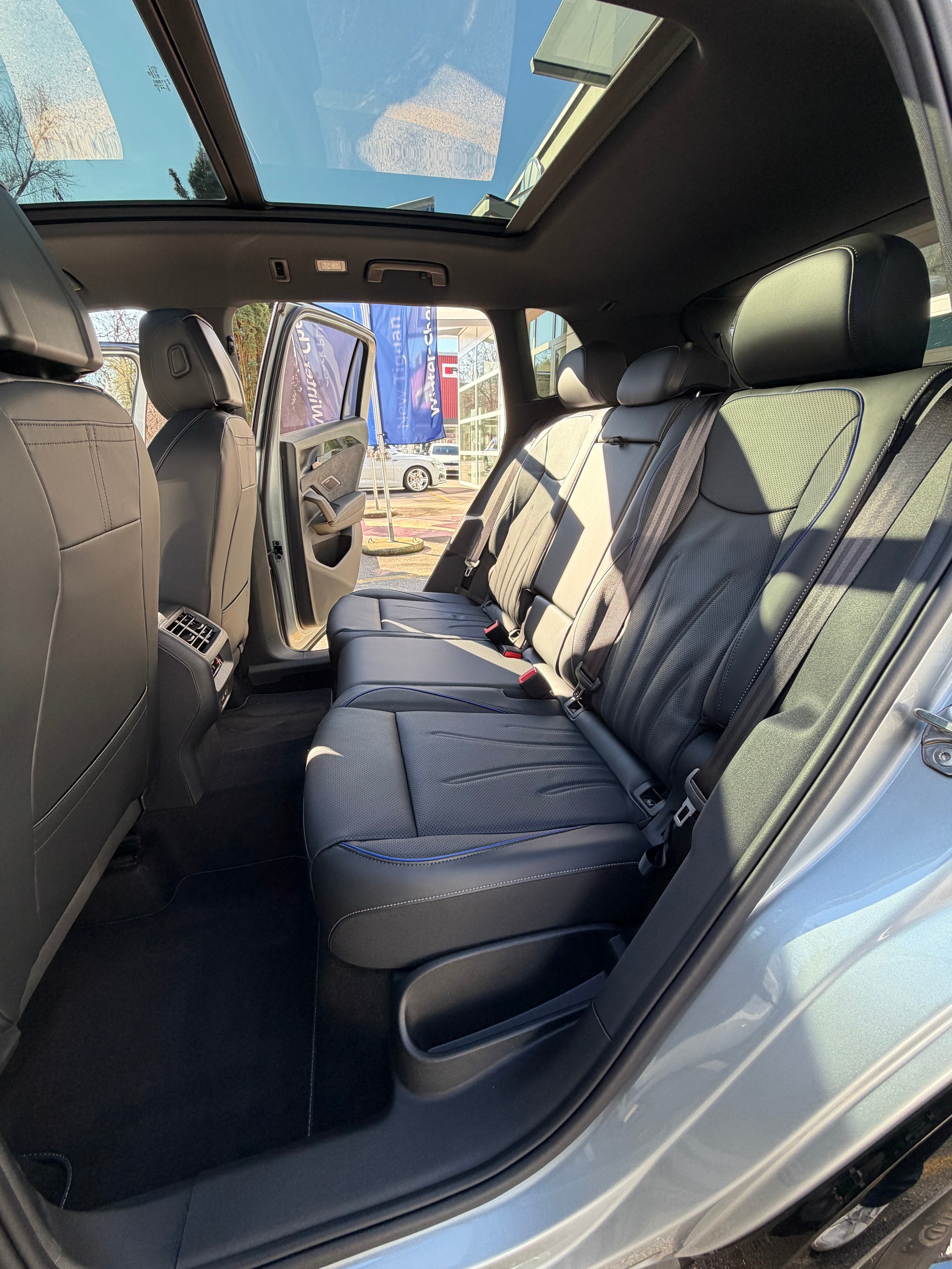 VW Tiguan 2.0 TSI DSG R-Line 4Motion-image-12