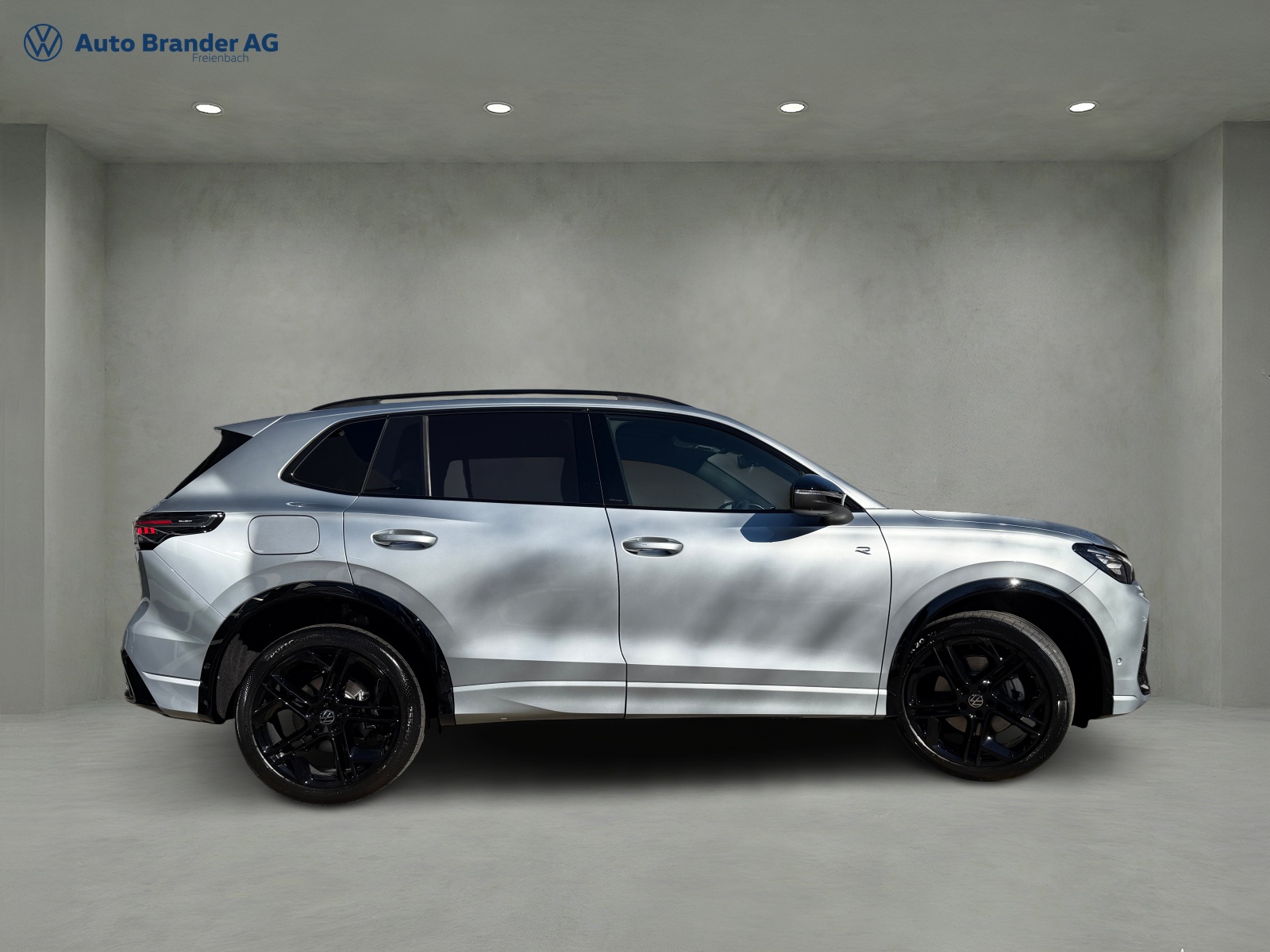 VW Tiguan 2.0 TSI DSG R-Line 4Motion-image-5
