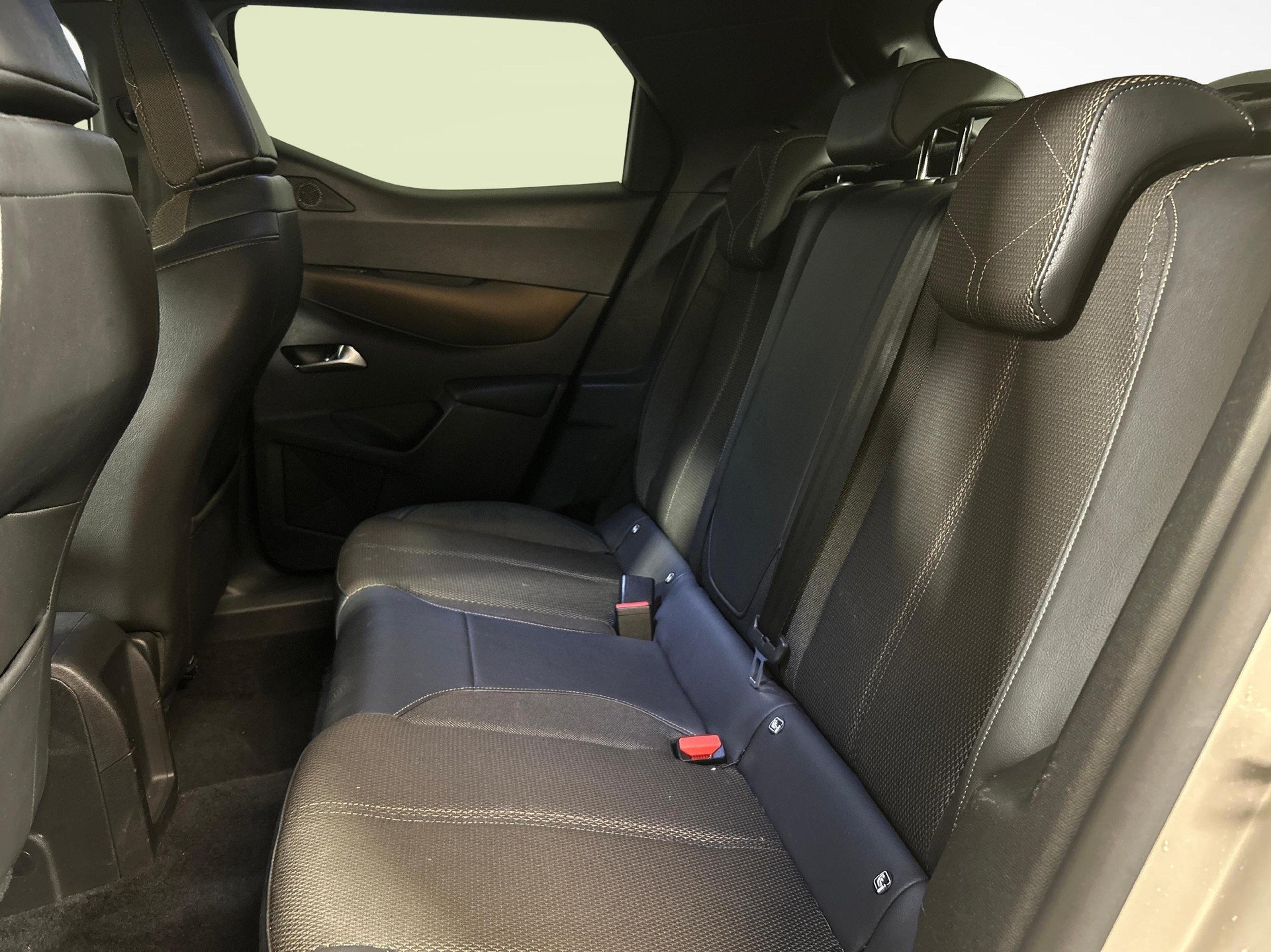 DS AUTOMOBILES 3 Crossback E-Tense So Chic-image-3