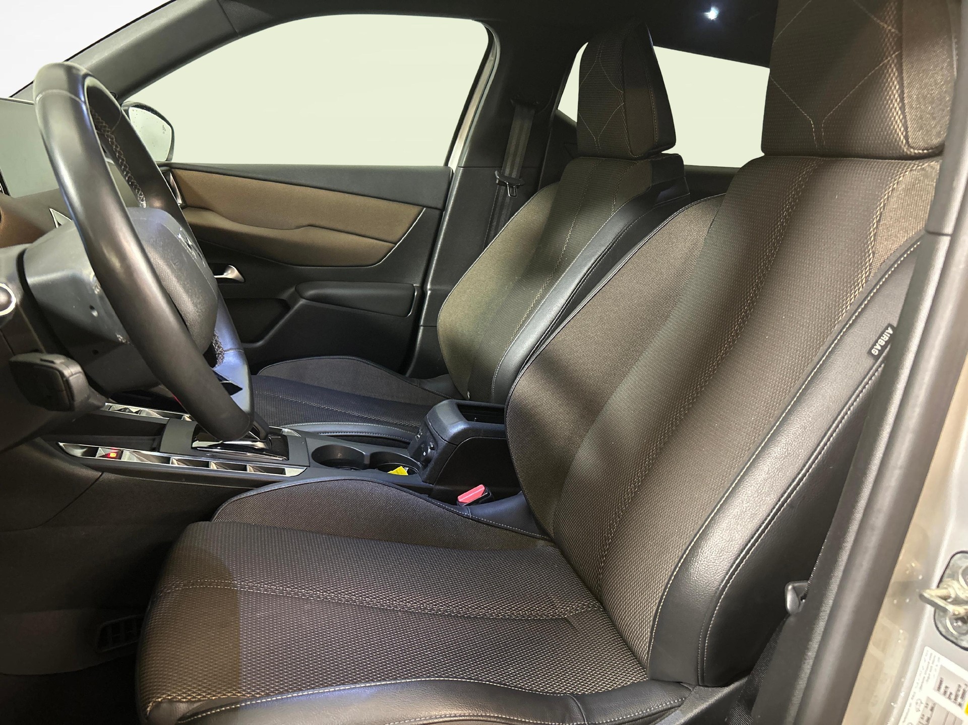 DS AUTOMOBILES 3 Crossback E-Tense So Chic-image-2