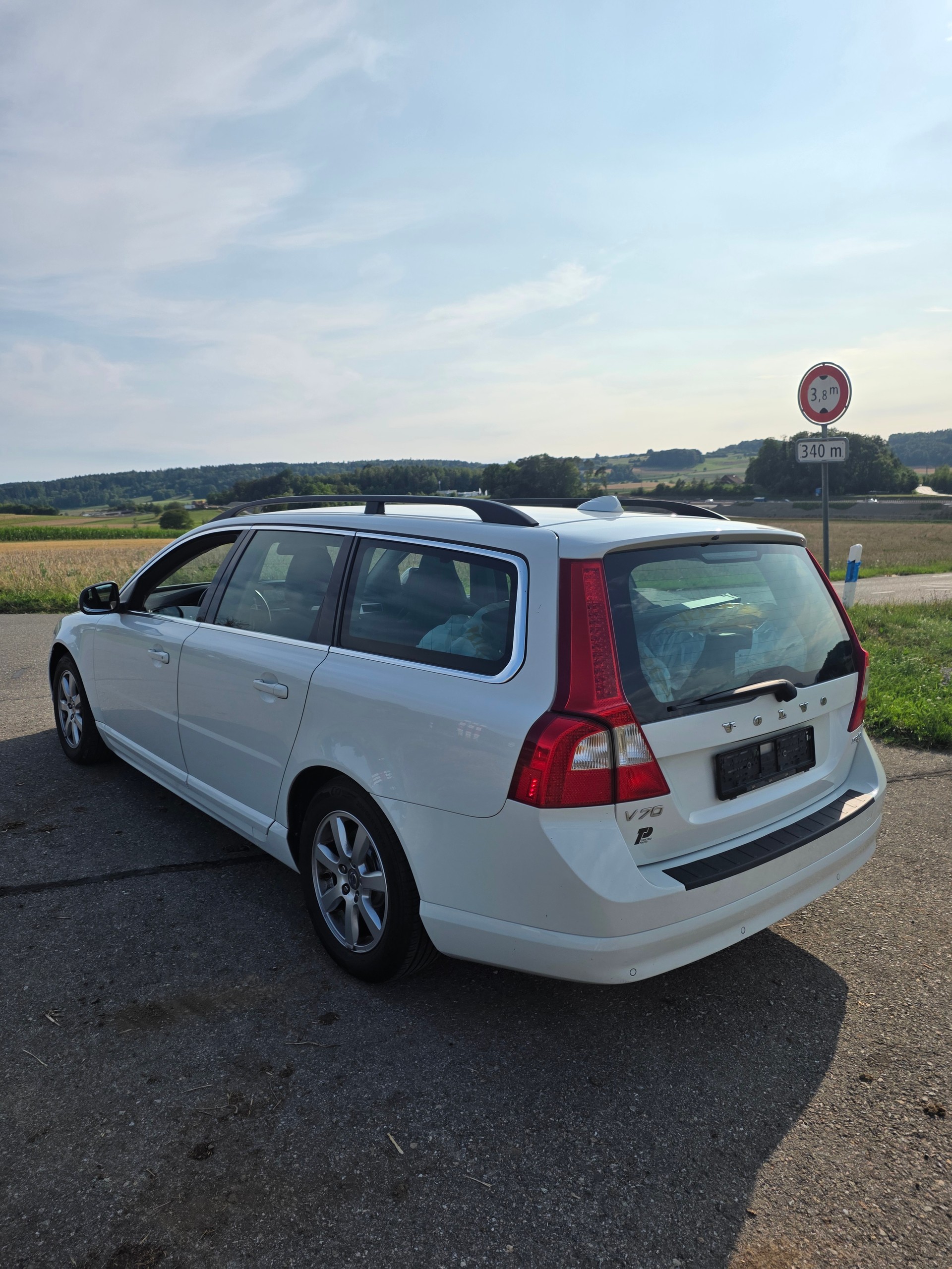 VOLVO V70 D2 Summum Powershift-image-6