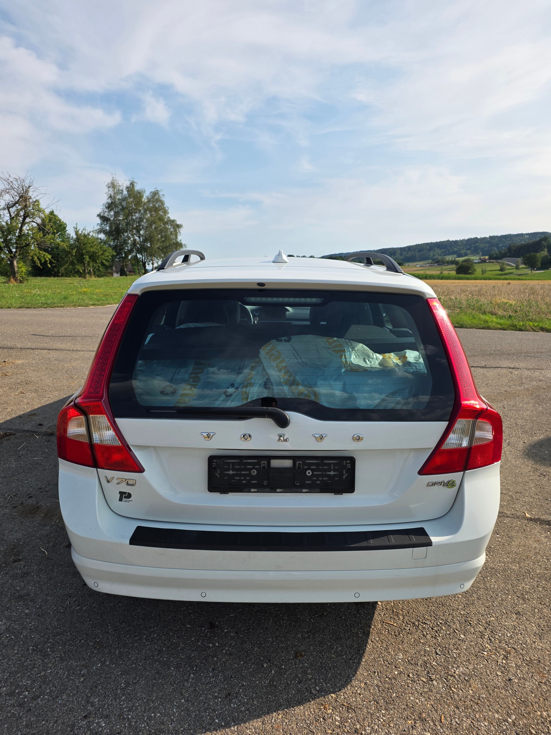 VOLVO V70 D2 Summum Powershift-image-4