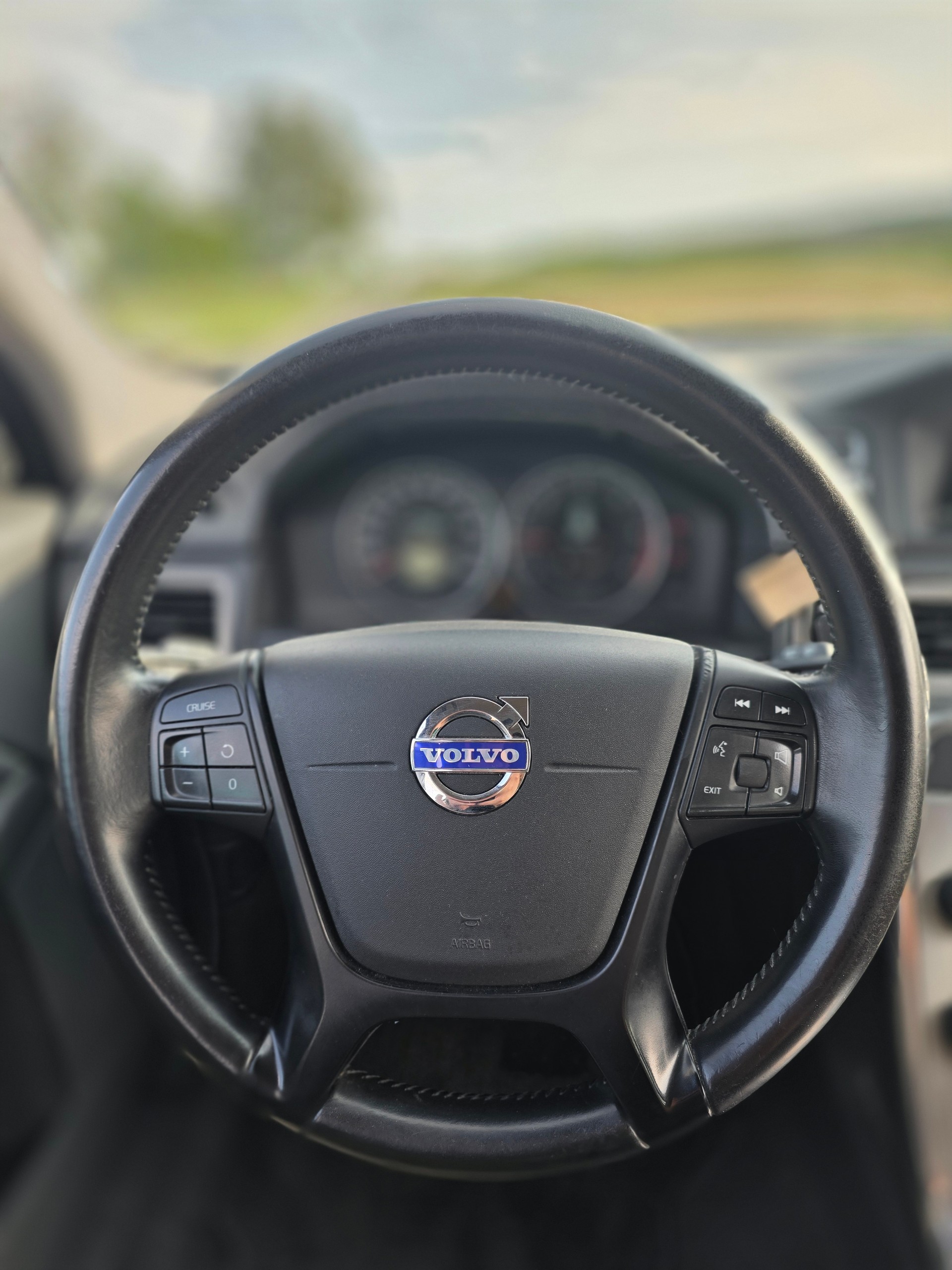 VOLVO V70 D2 Summum Powershift-image-13