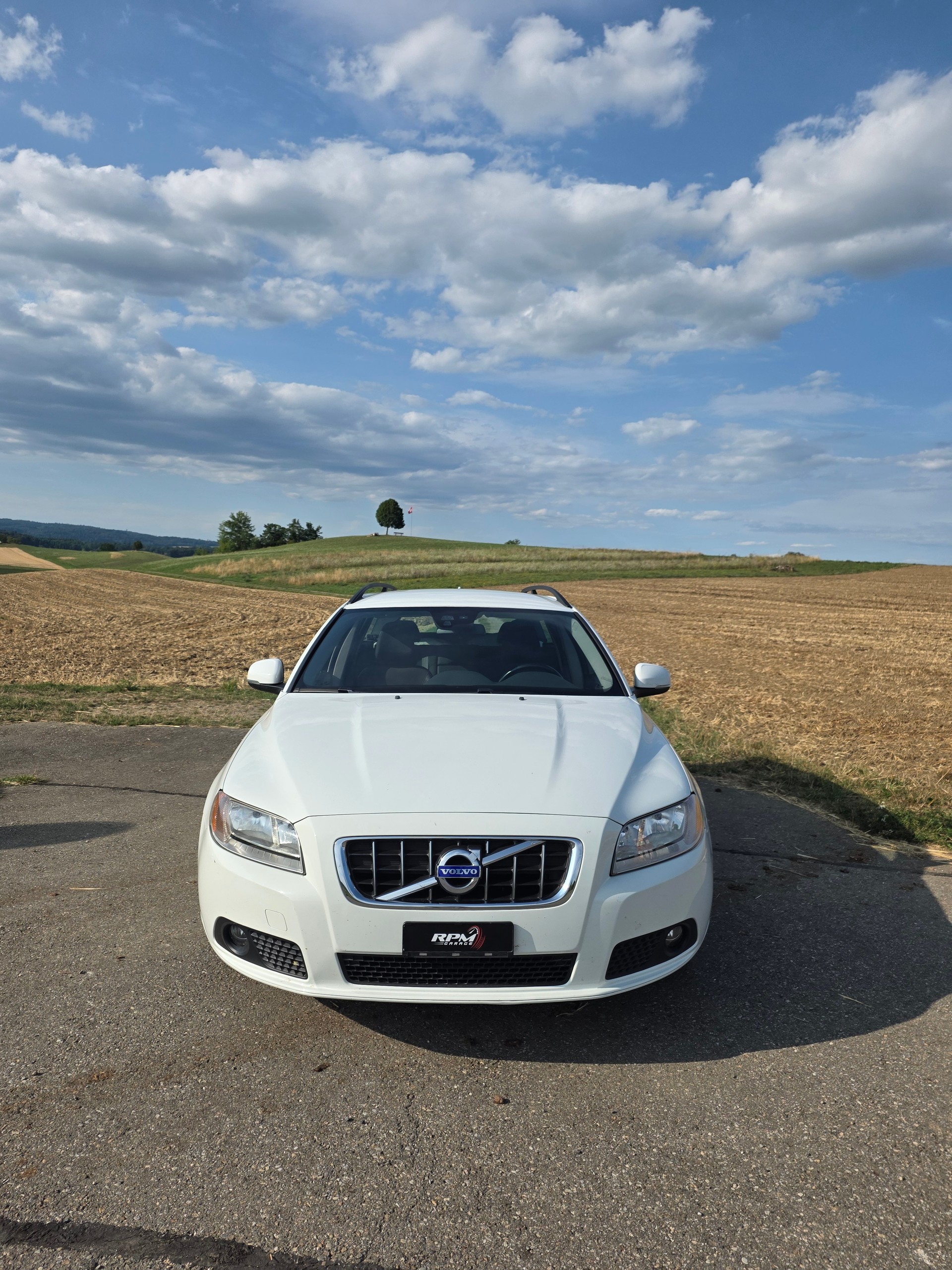 VOLVO V70 D2 Summum Powershift-image-0