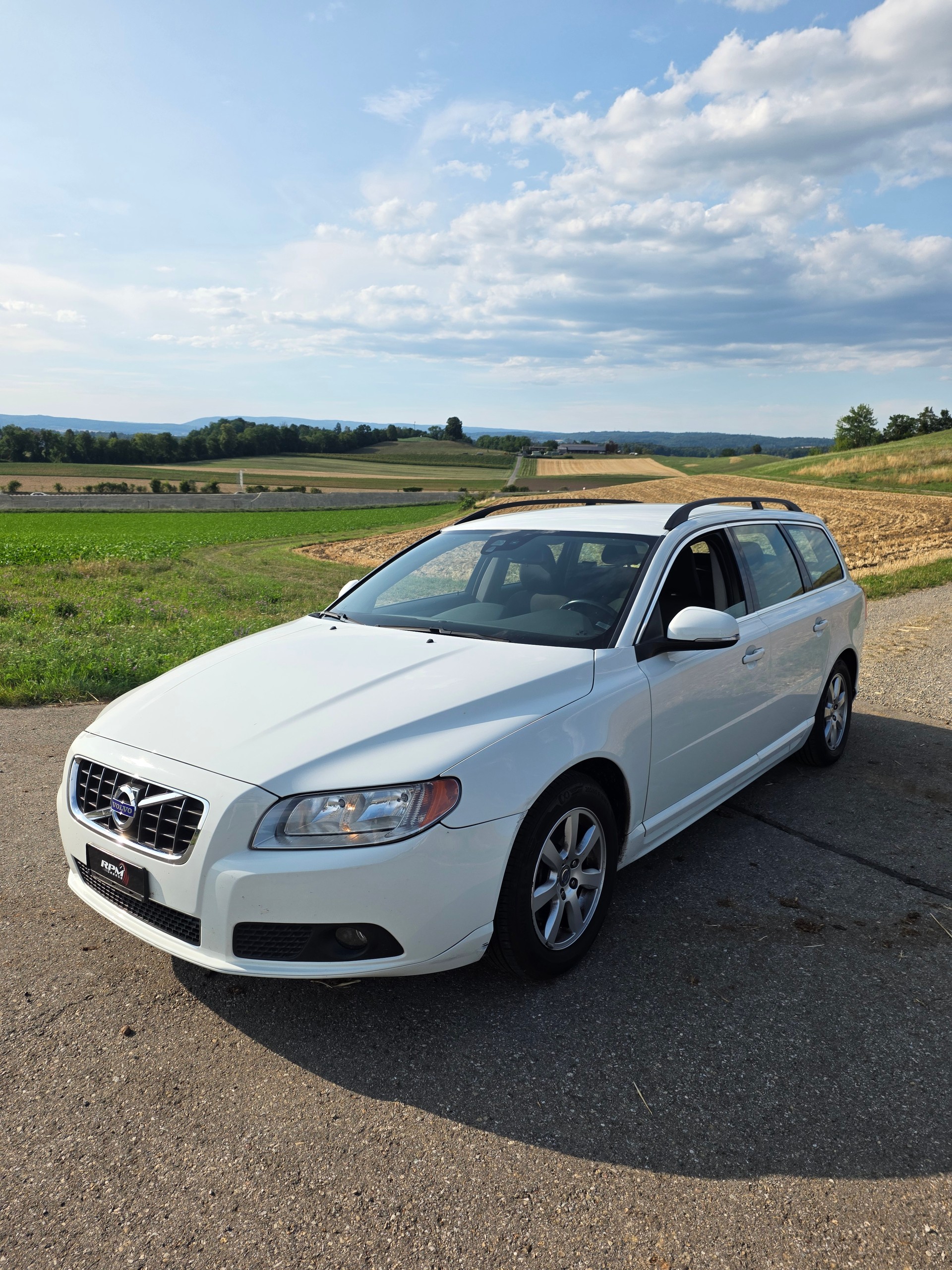 VOLVO V70 D2 Summum Powershift-image-8