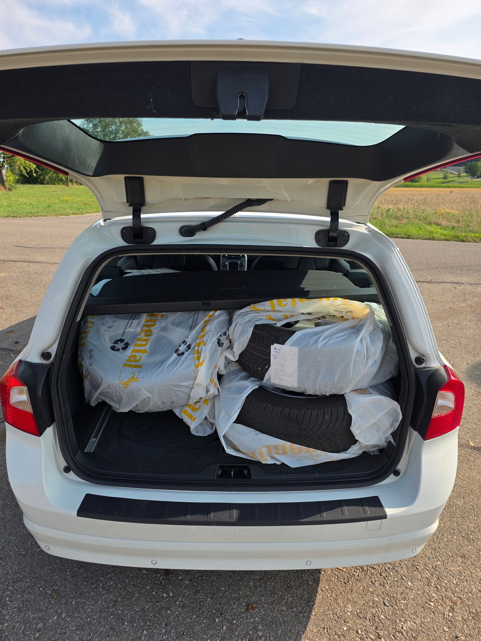 VOLVO V70 D2 Summum Powershift-image-5