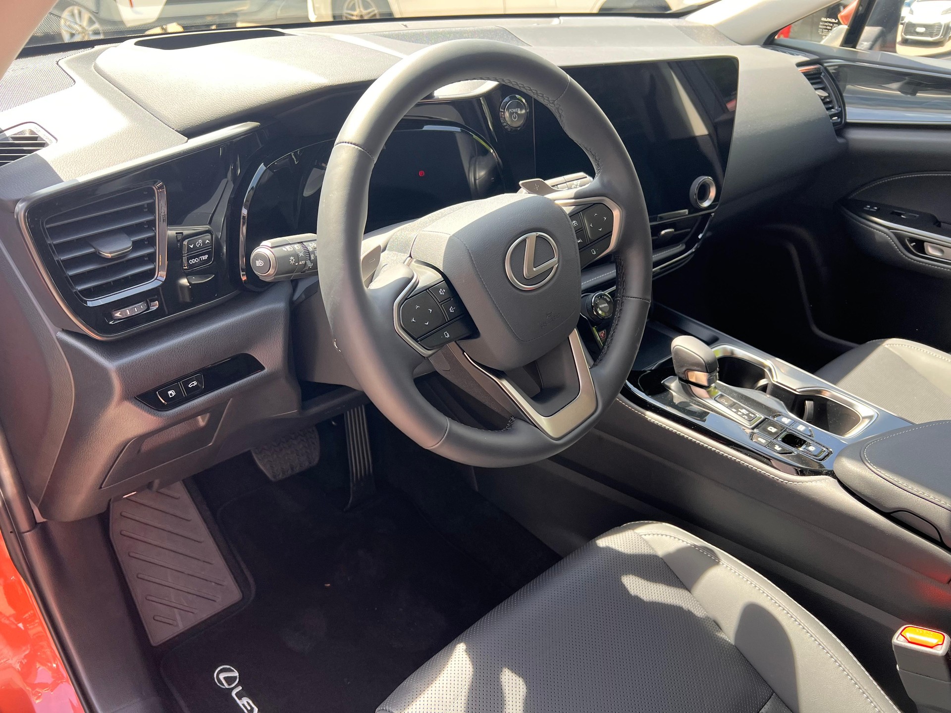 LEXUS NX 450h+ Excellence-image-7