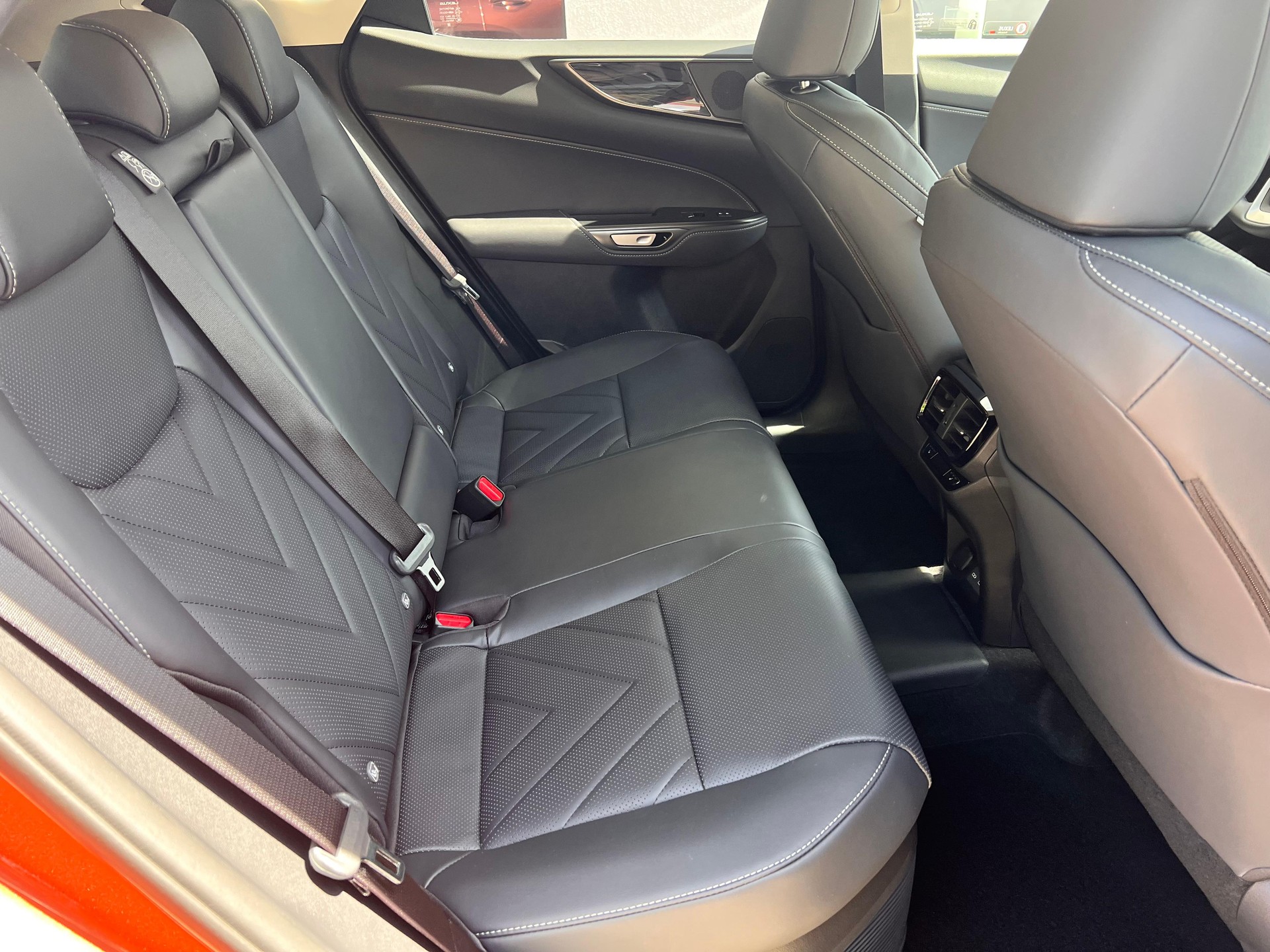 LEXUS NX 450h+ Excellence-image-11
