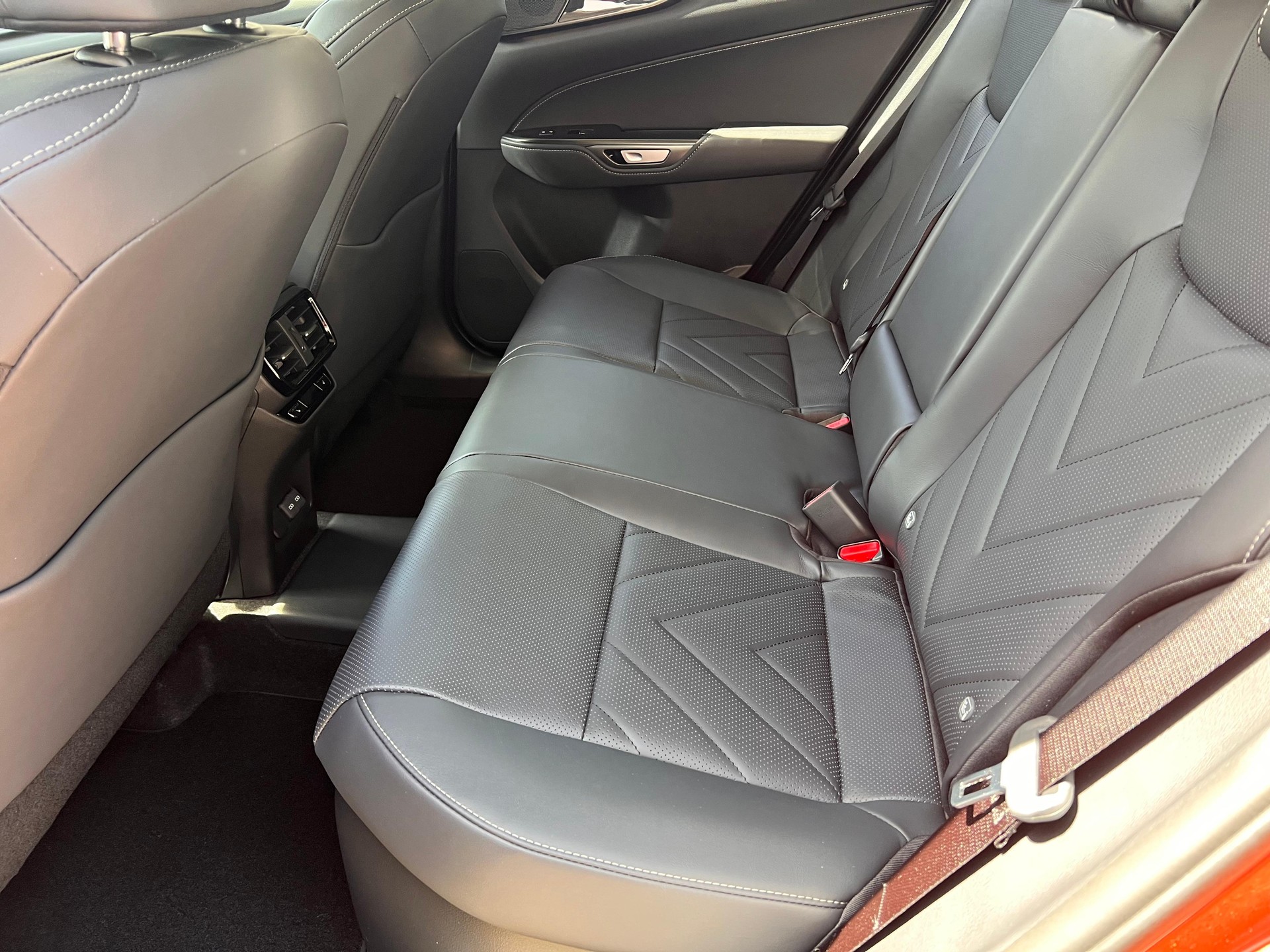 LEXUS NX 450h+ Excellence-image-10