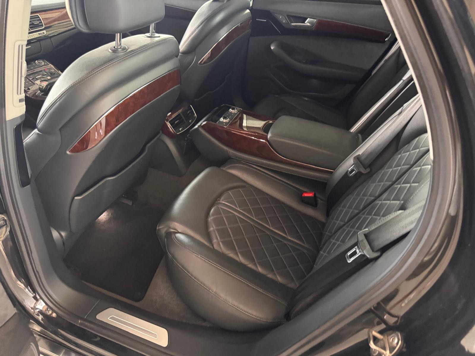 AUDI A8 4.2 FSI quattro**S-Sportsitze,Panodach,Tempomat ACC,Rückfahrtkamera**-image-8