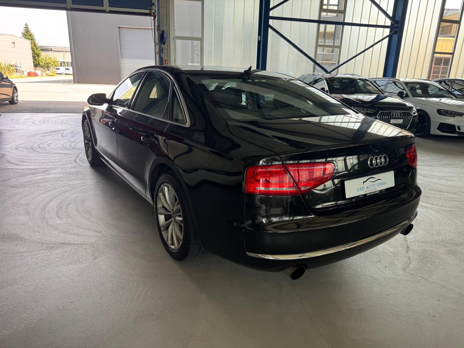 AUDI A8 4.2 FSI quattro**S-Sportsitze,Panodach,Tempomat ACC,Rückfahrtkamera**-image-2
