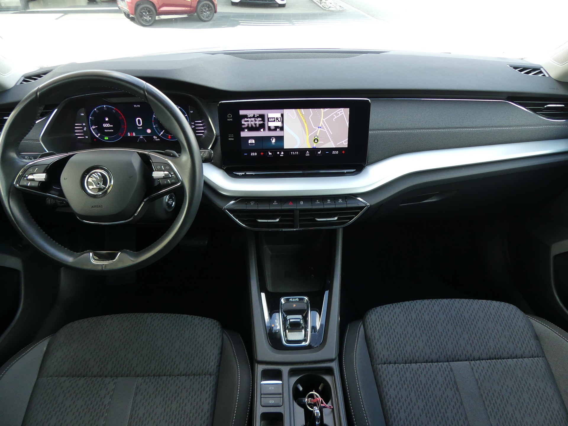 SKODA Octavia Combi 2.0 TDI DSG Style 4x4-image-14