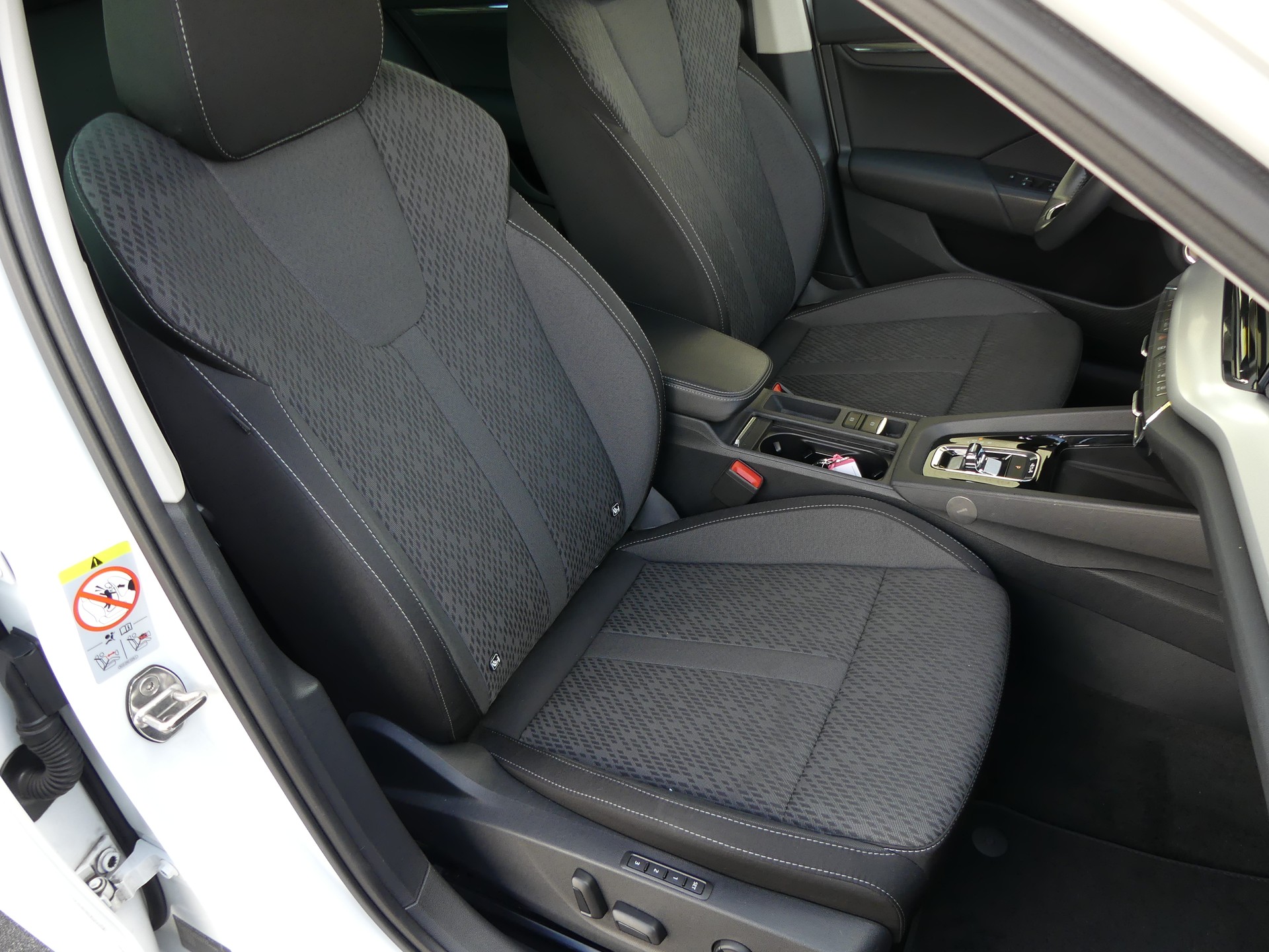 SKODA Octavia Combi 2.0 TDI DSG Style 4x4-image-13