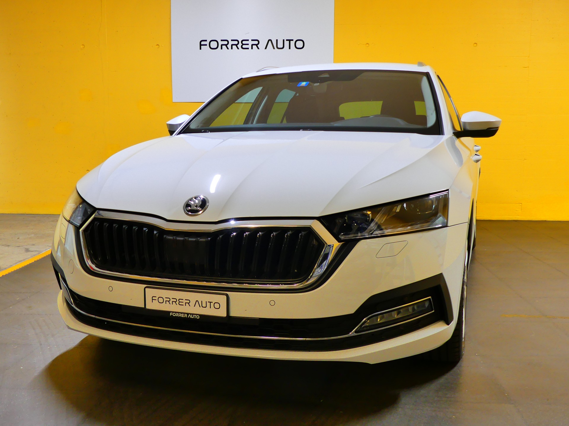 SKODA Octavia Combi 2.0 TDI DSG Style 4x4-image-2