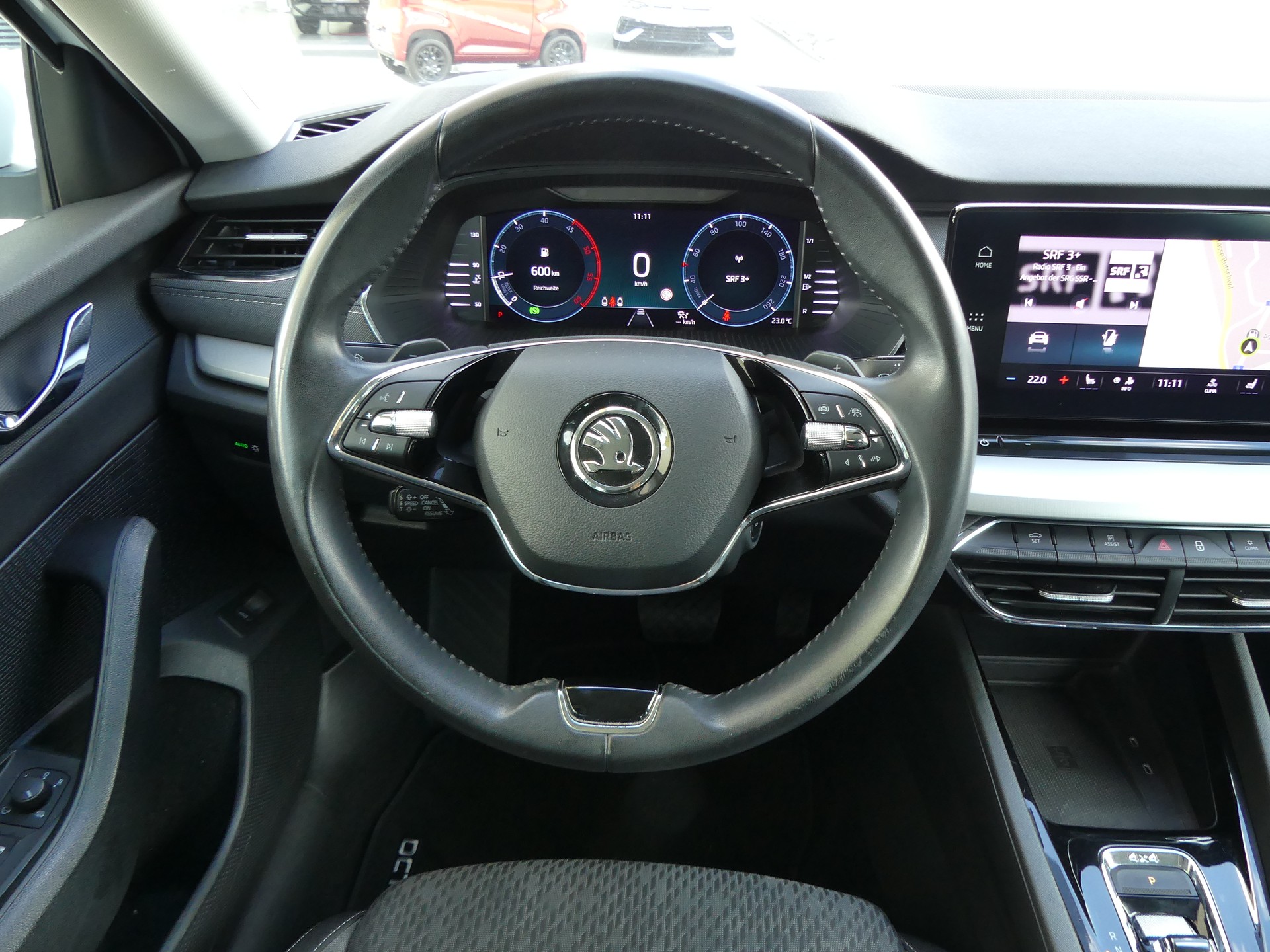 SKODA Octavia Combi 2.0 TDI DSG Style 4x4-image-15