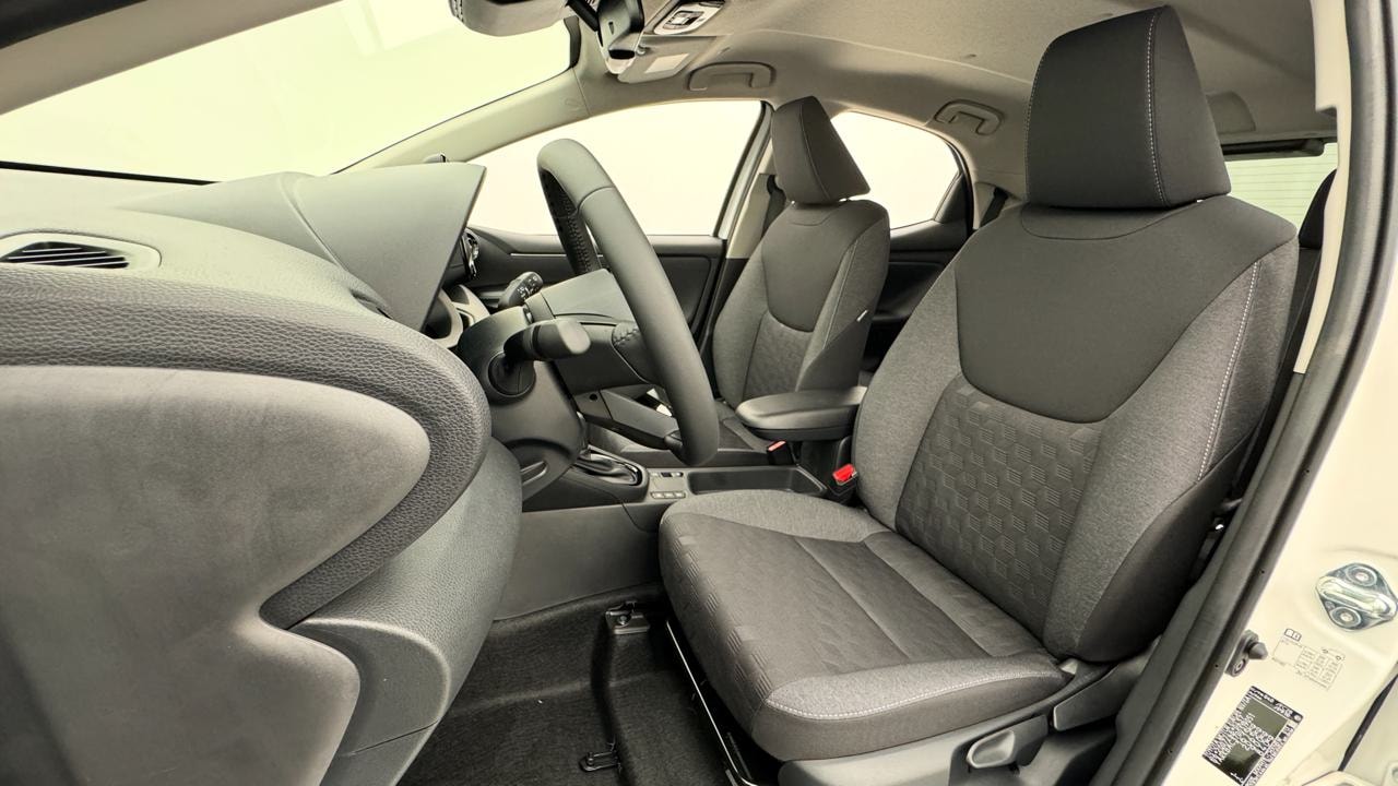 TOYOTA Yaris 1.5 Sport e-CVT-image-4