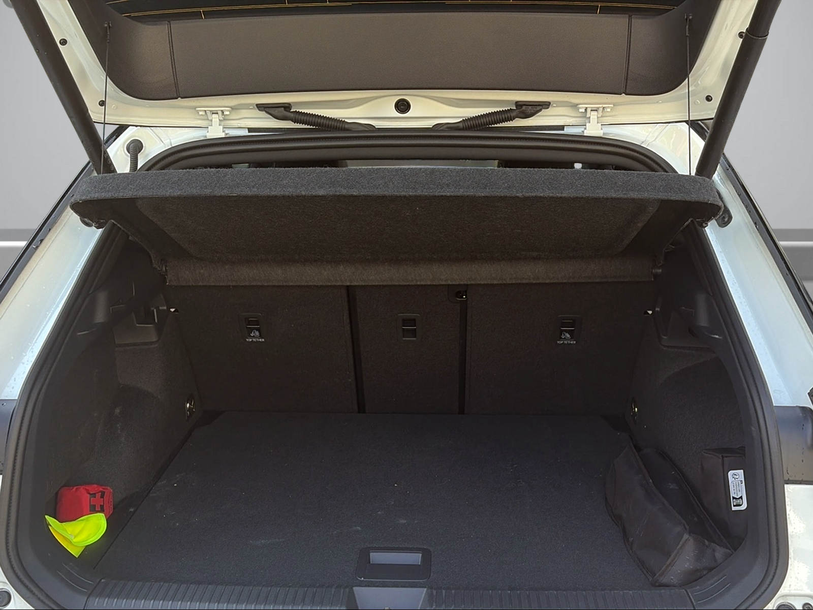 VW T-Roc 1.5 eTSI mHEV R-Line DSG-image-3