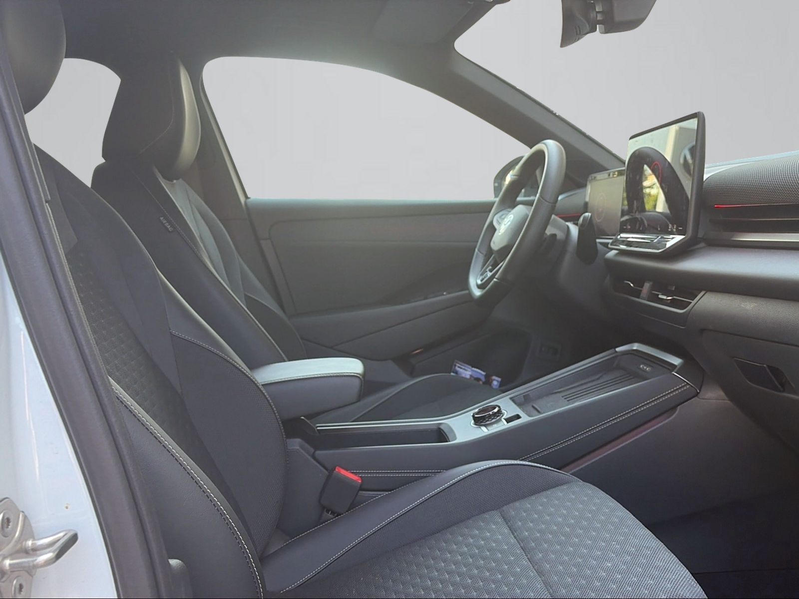 VW T-Roc 1.5 eTSI mHEV R-Line DSG-image-7