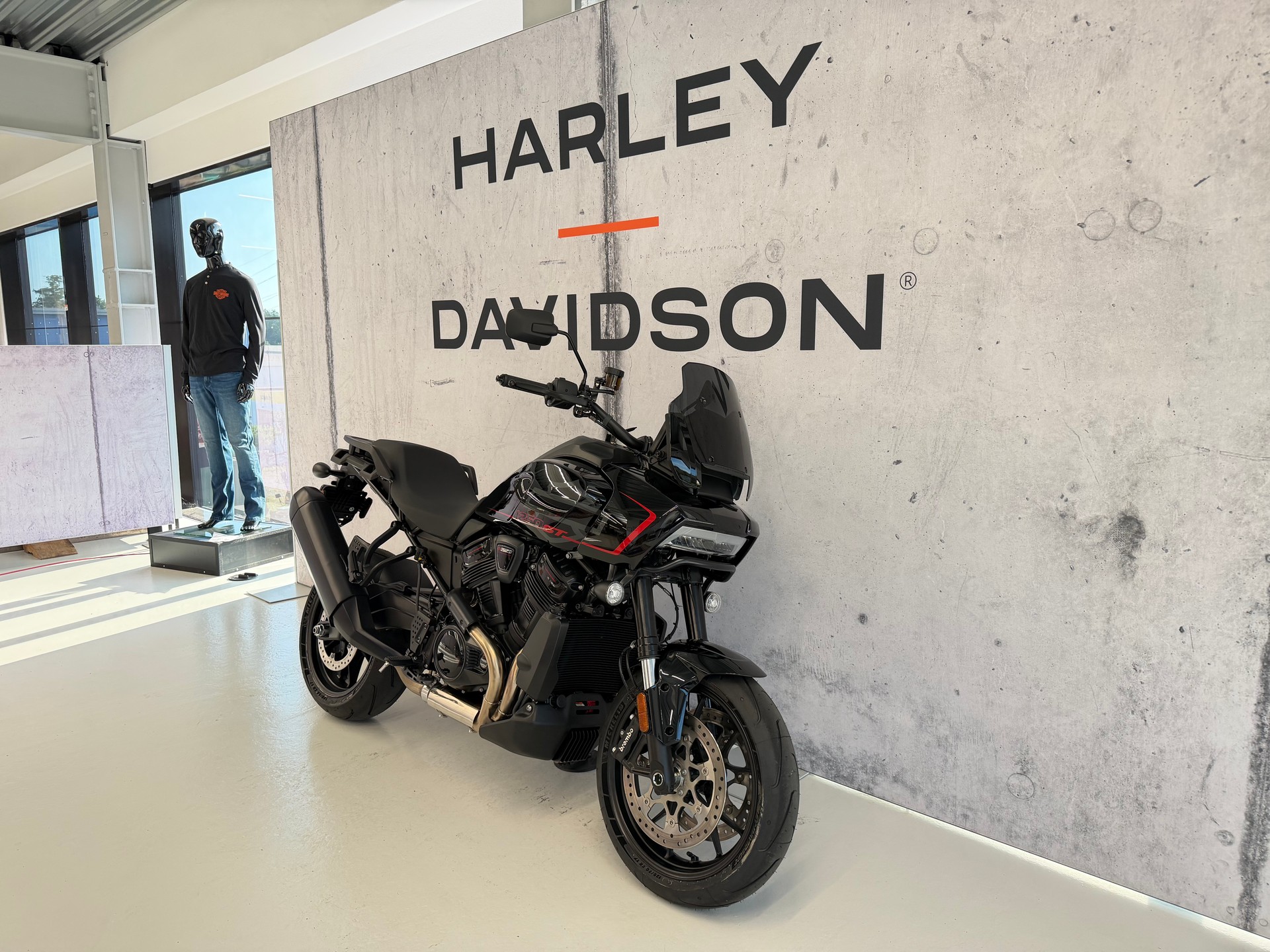 HARLEY-DAVIDSON RA Pan America 1250 ST-showroom-element-1