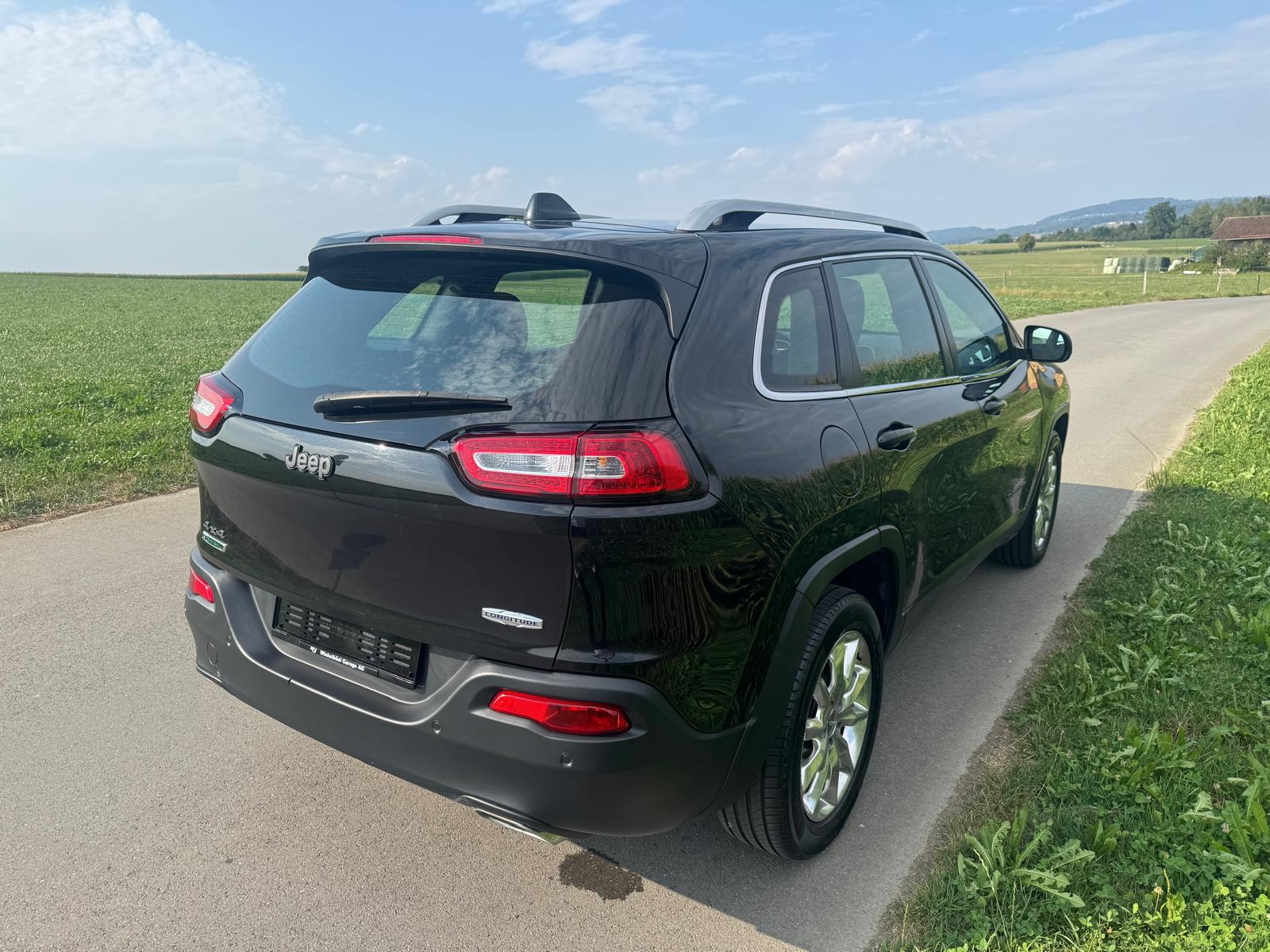 JEEP Cherokee 2.2TD Longitude Sw- Black Ed. AWD 9ATX-image-3