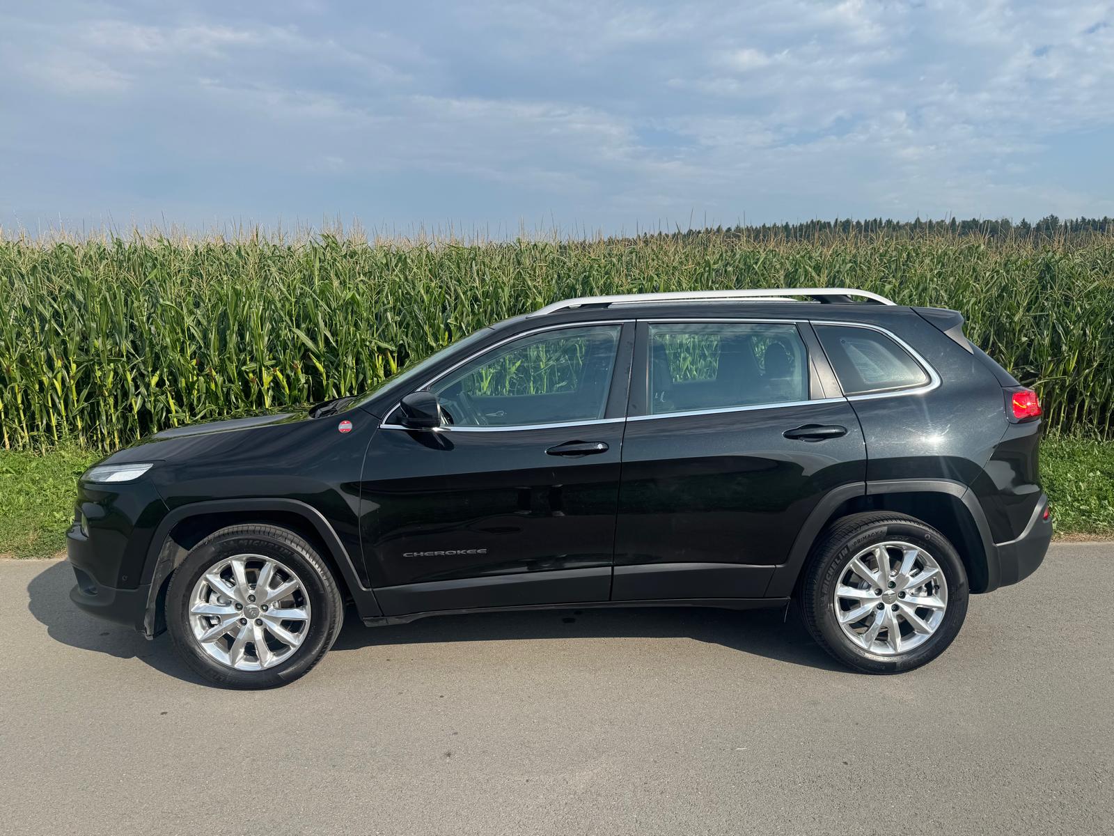 JEEP Cherokee 2.2TD Longitude Sw- Black Ed. AWD 9ATX-image-4