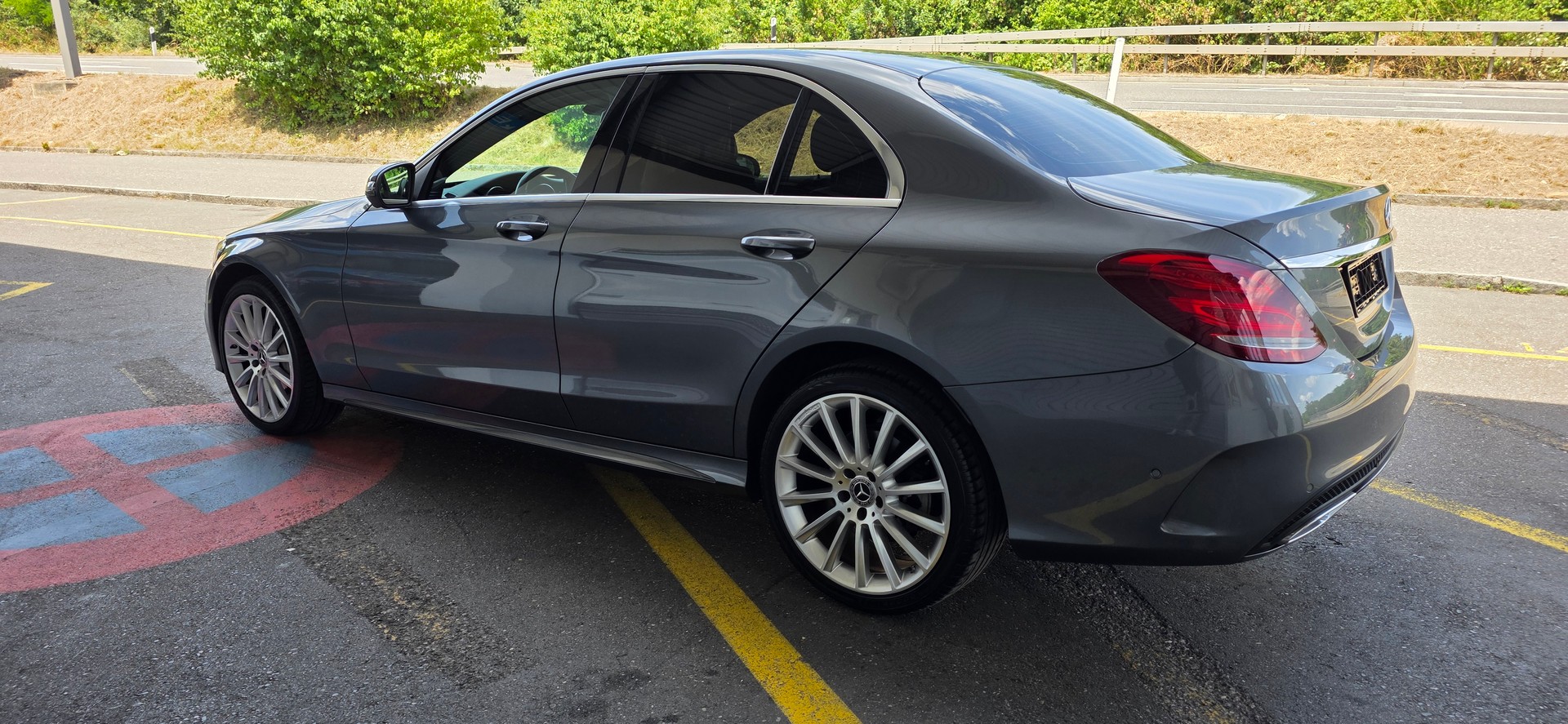 MERCEDES-BENZ C 250 d Swiss Star AMG Line 4Matic 9G-Tronic-image-7