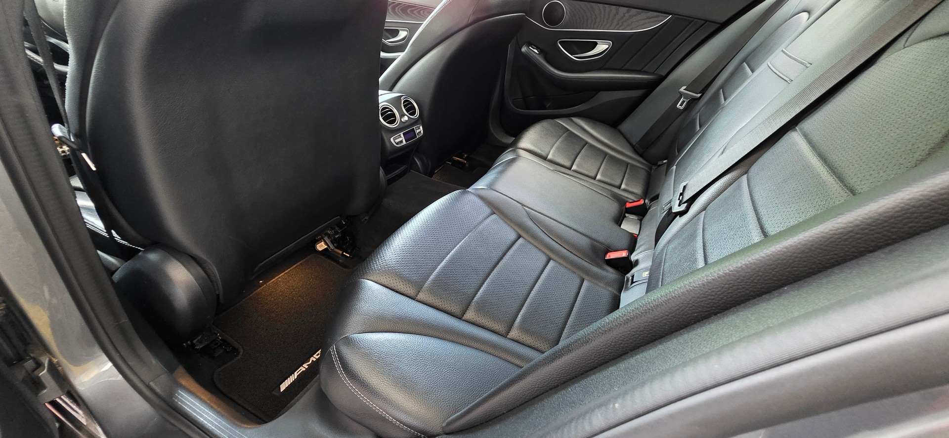 MERCEDES-BENZ C 250 d Swiss Star AMG Line 4Matic 9G-Tronic-image-12