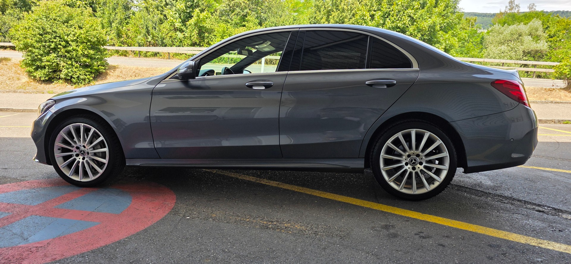 MERCEDES-BENZ C 250 d Swiss Star AMG Line 4Matic 9G-Tronic-image-8