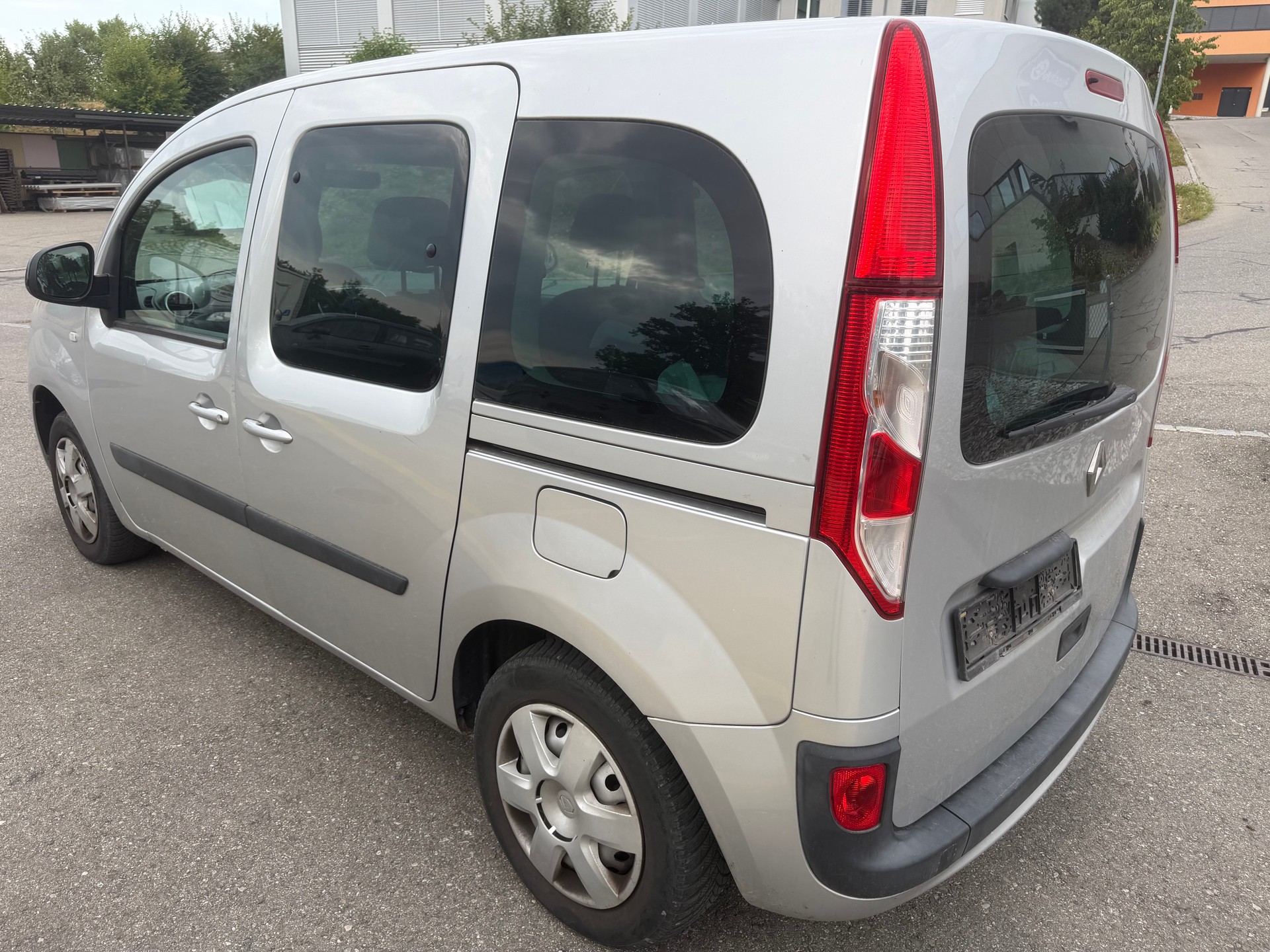 RENAULT Kangoo 1.5 dCi Extrem-image-2