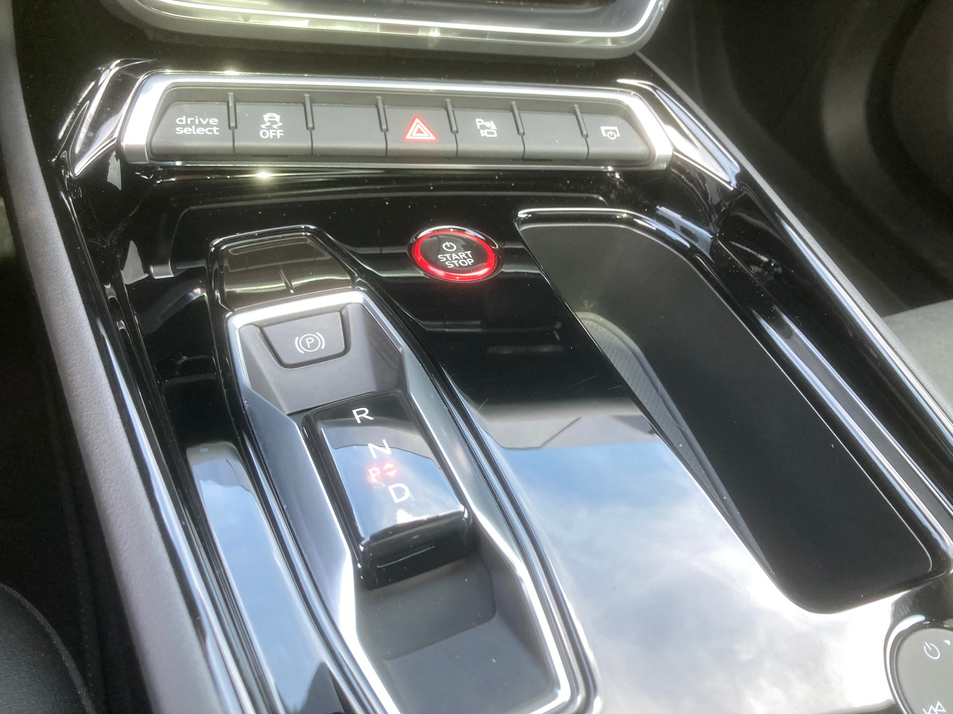 AUDI e-tron GT quattro-image-17