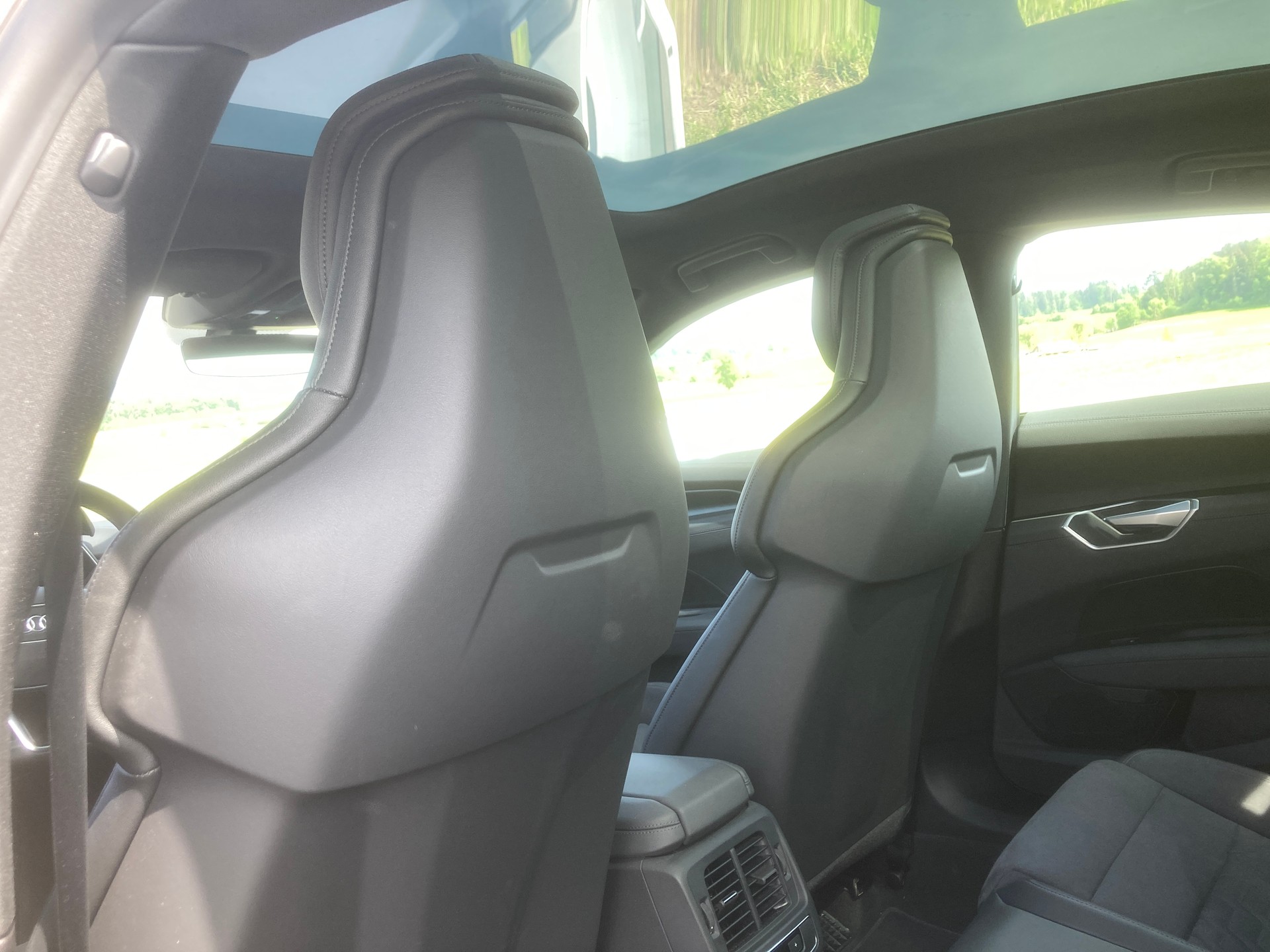 AUDI e-tron GT quattro-image-12