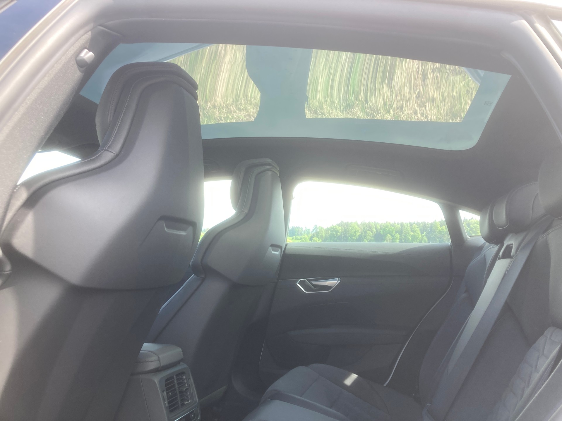 AUDI e-tron GT quattro-image-11