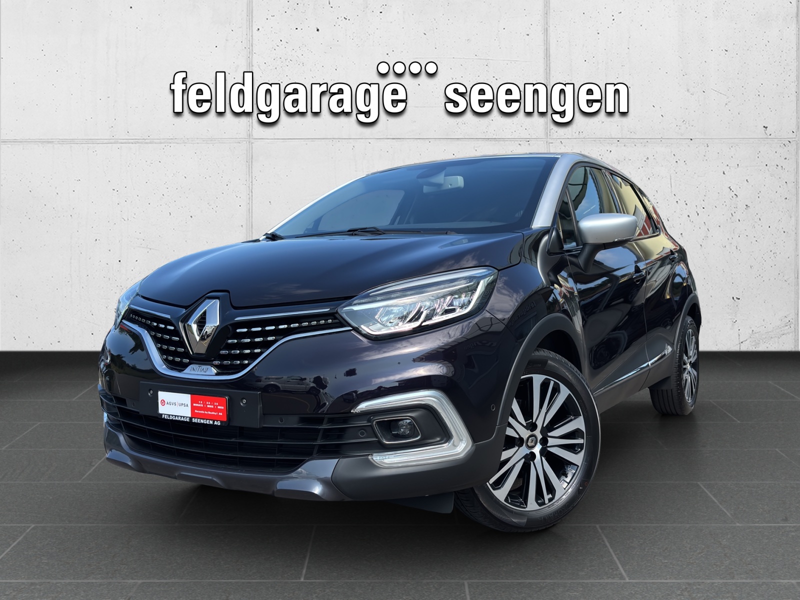 RENAULT Captur 1.3 T 16V Initiale Paris EDC mit Leder und Winterräder-image-0